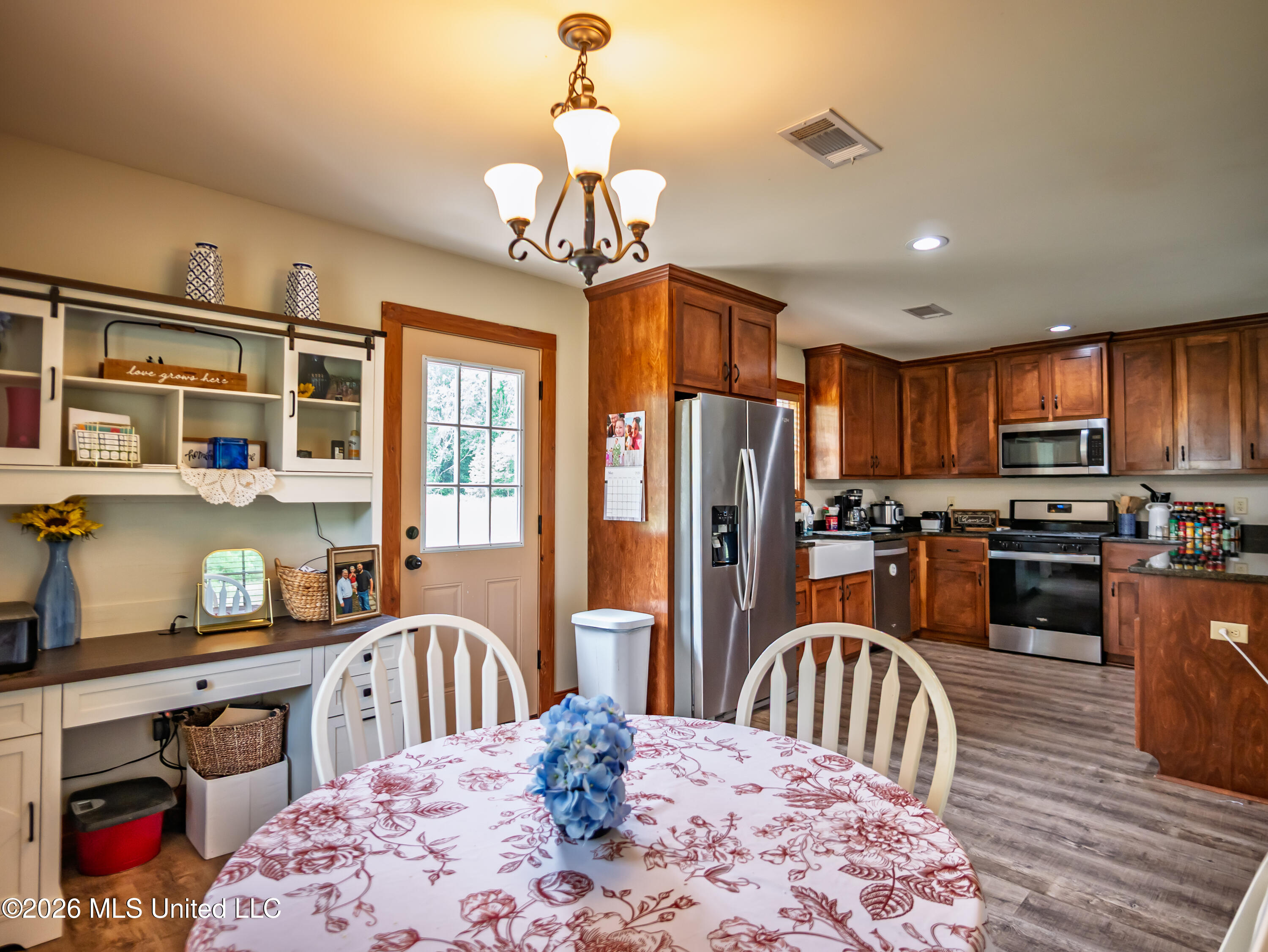 608 County Road 428 Property Photo 11