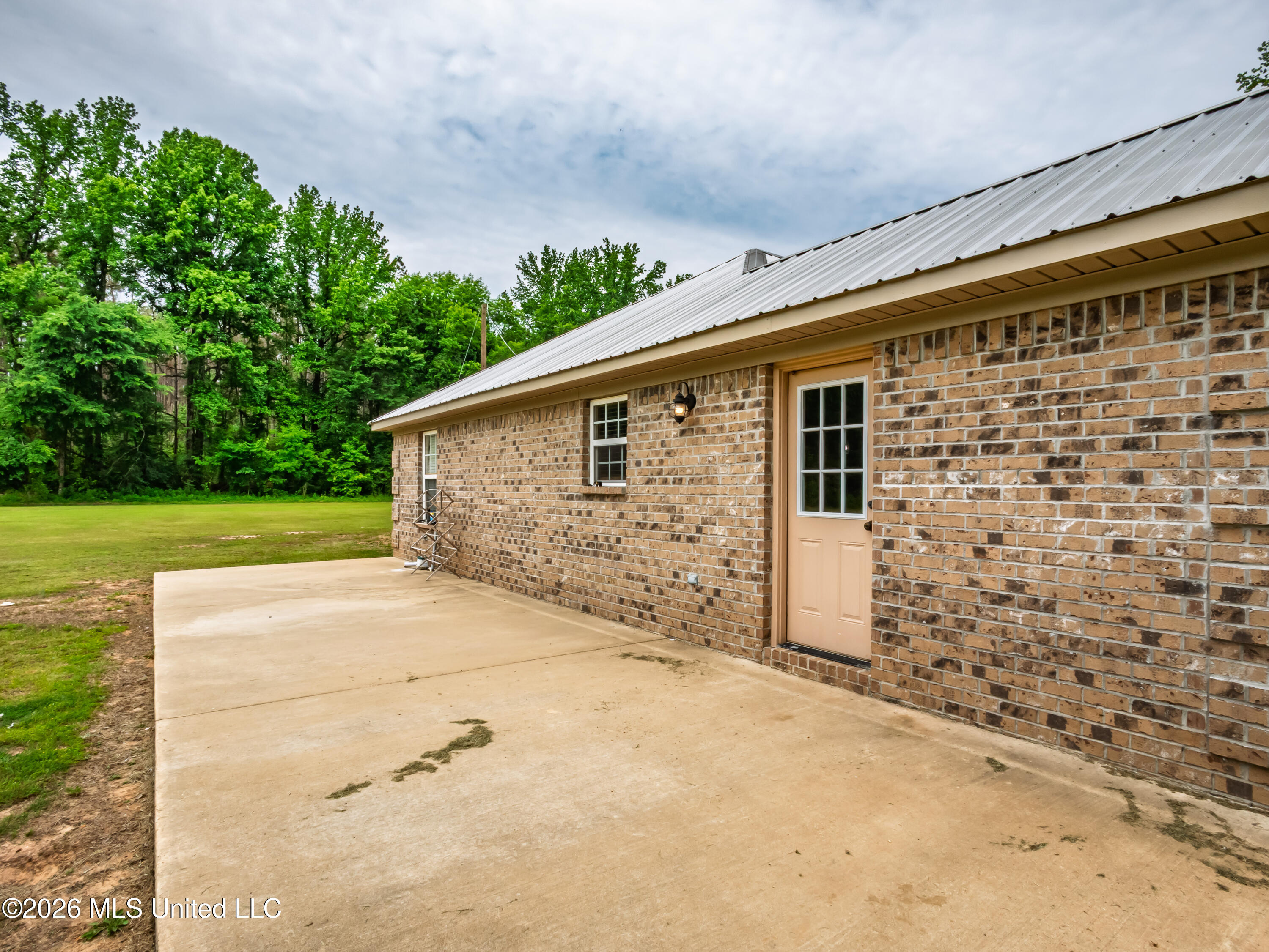 608 County Road 428 Property Photo 22