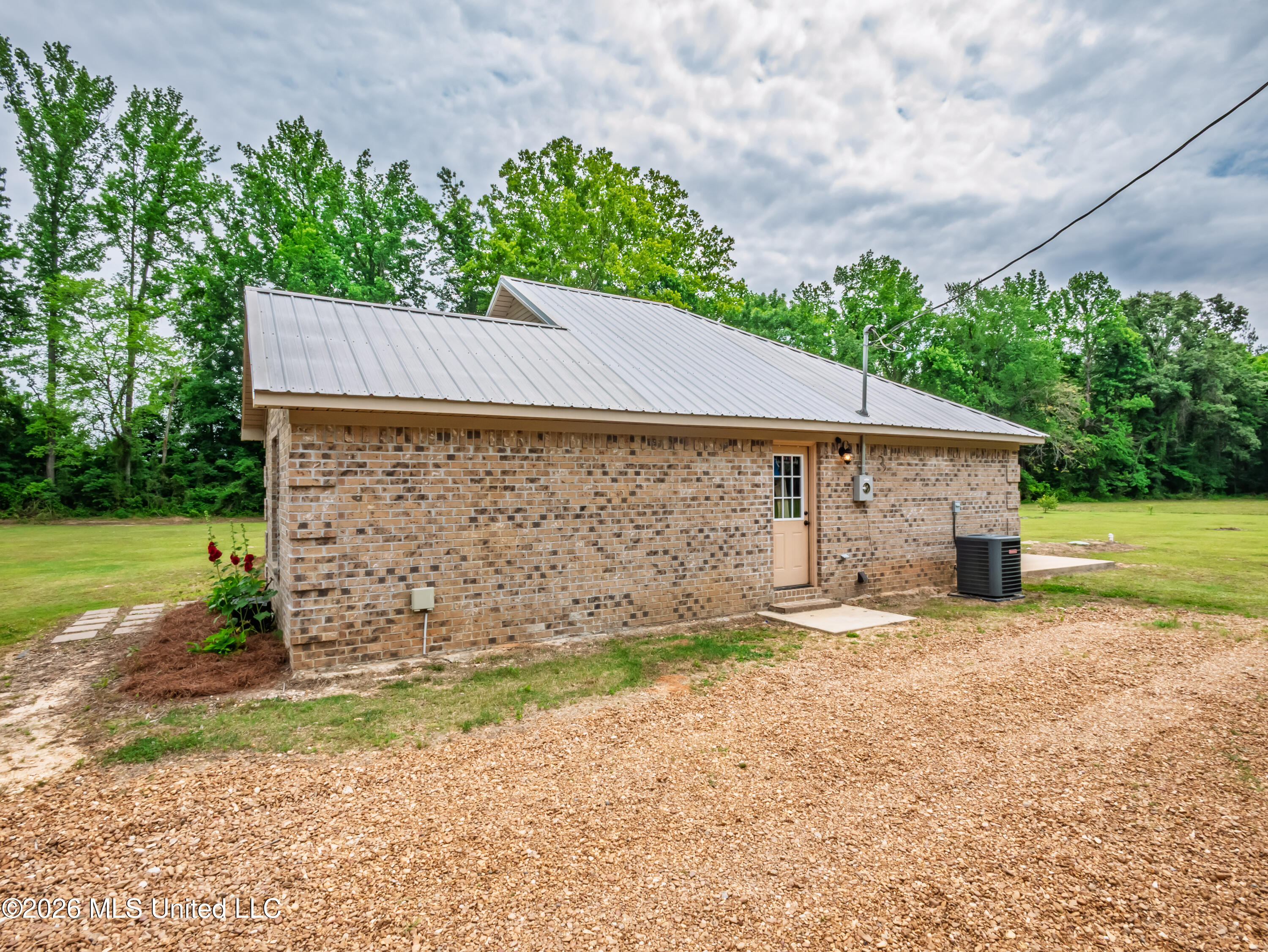 608 County Road 428 Property Photo 26