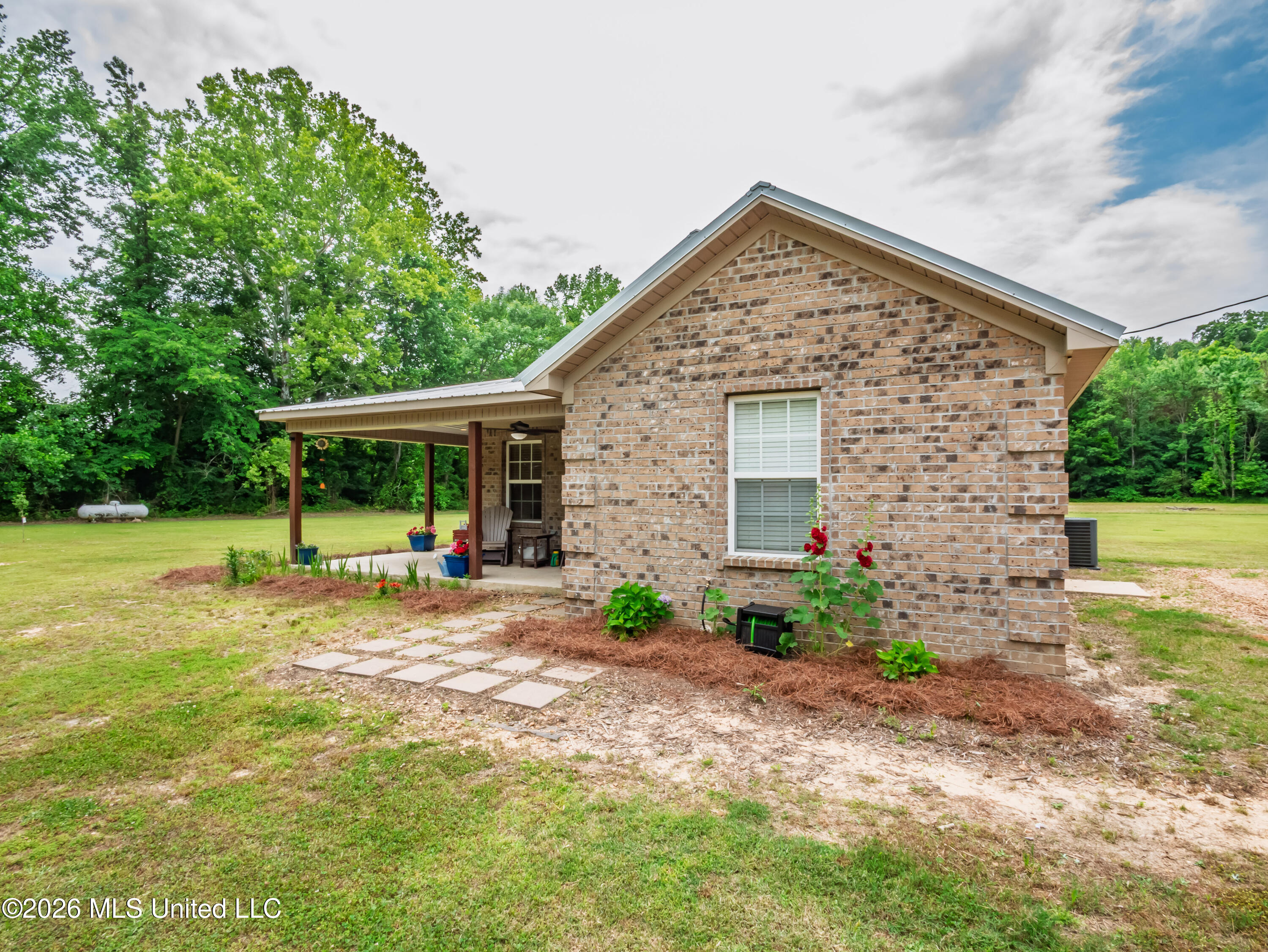 608 County Road 428 Property Photo 27