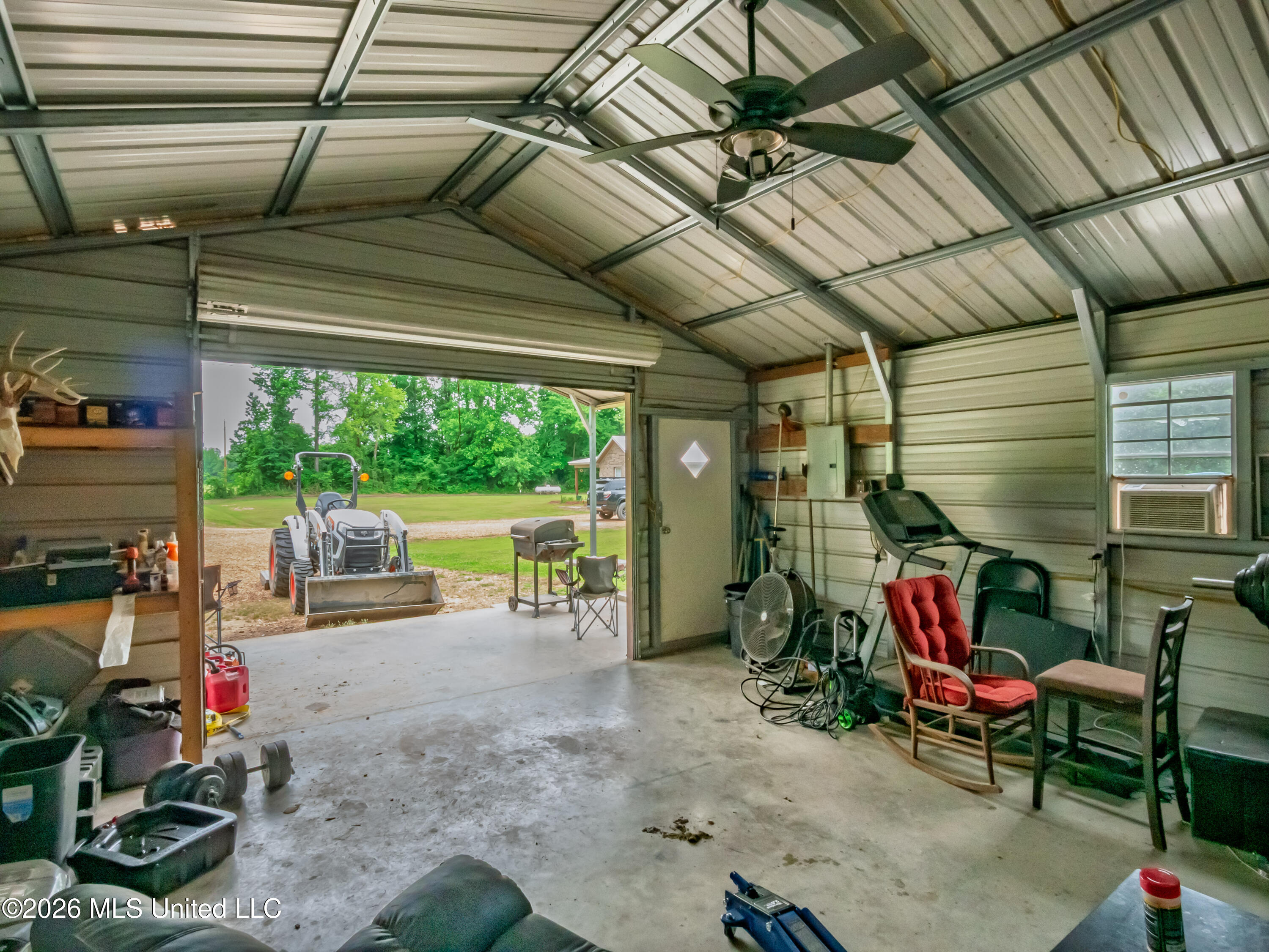 608 County Road 428 Property Photo 34