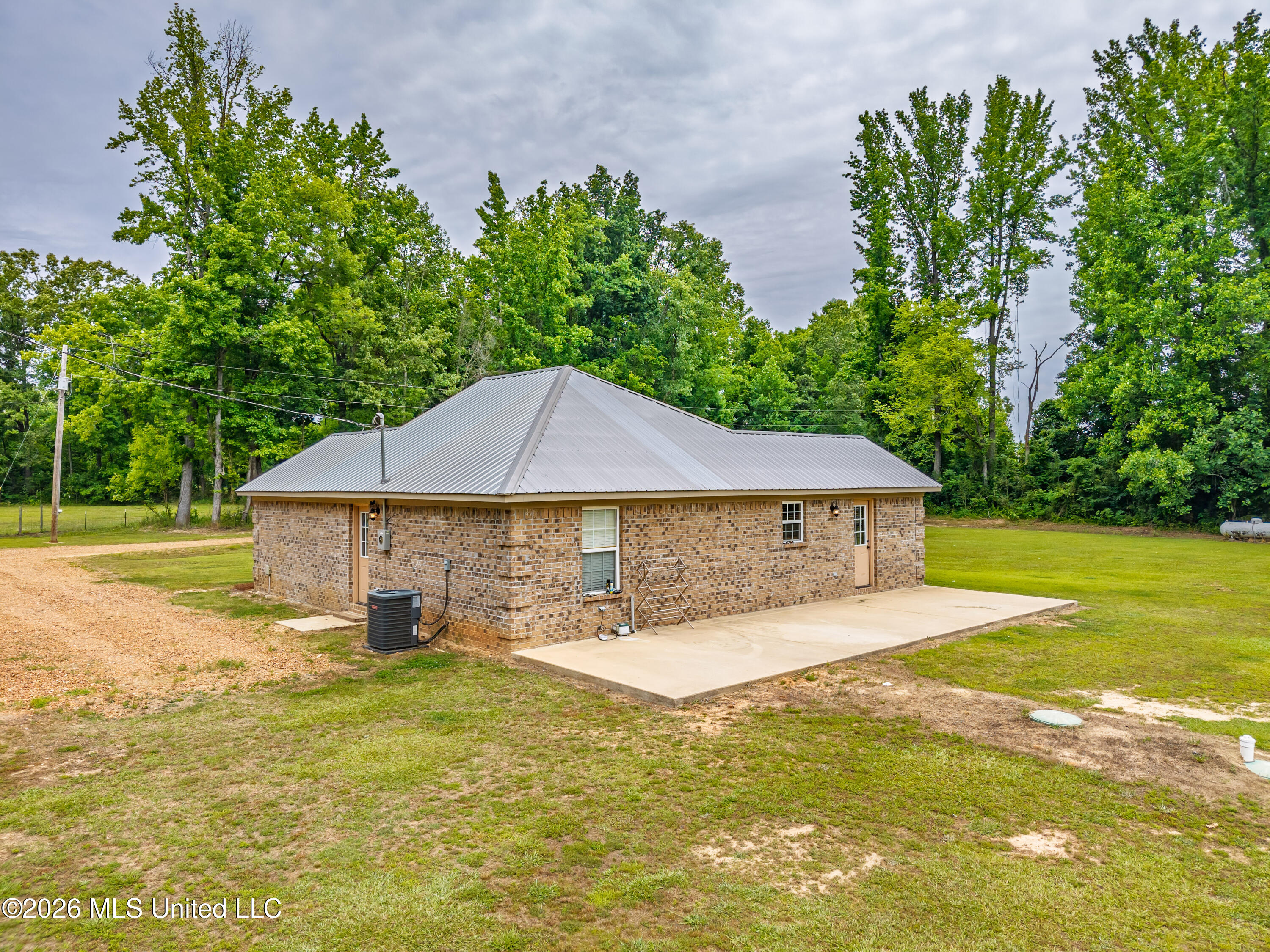 608 County Road 428 Property Photo 41