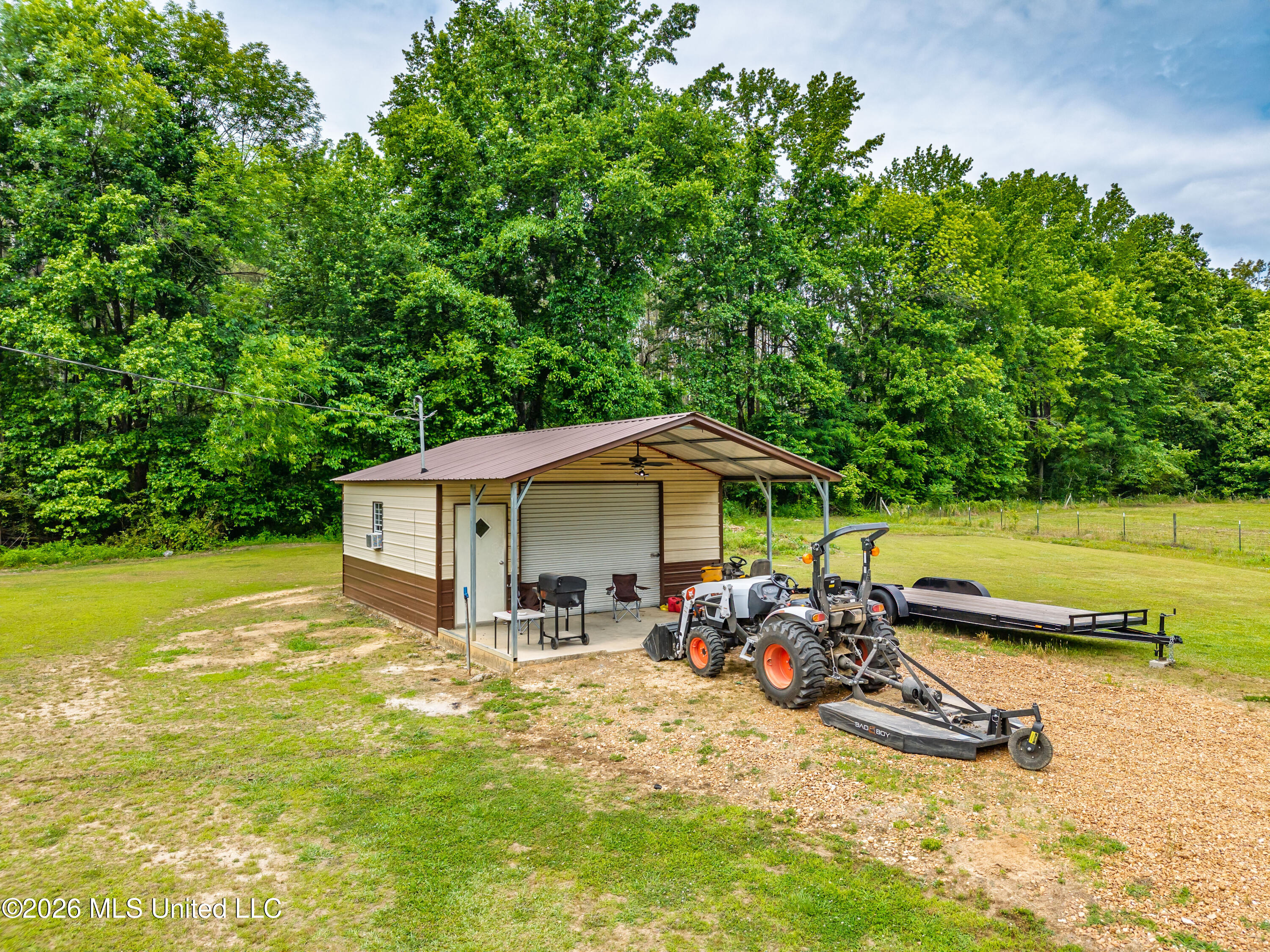 608 County Road 428 Property Photo 43