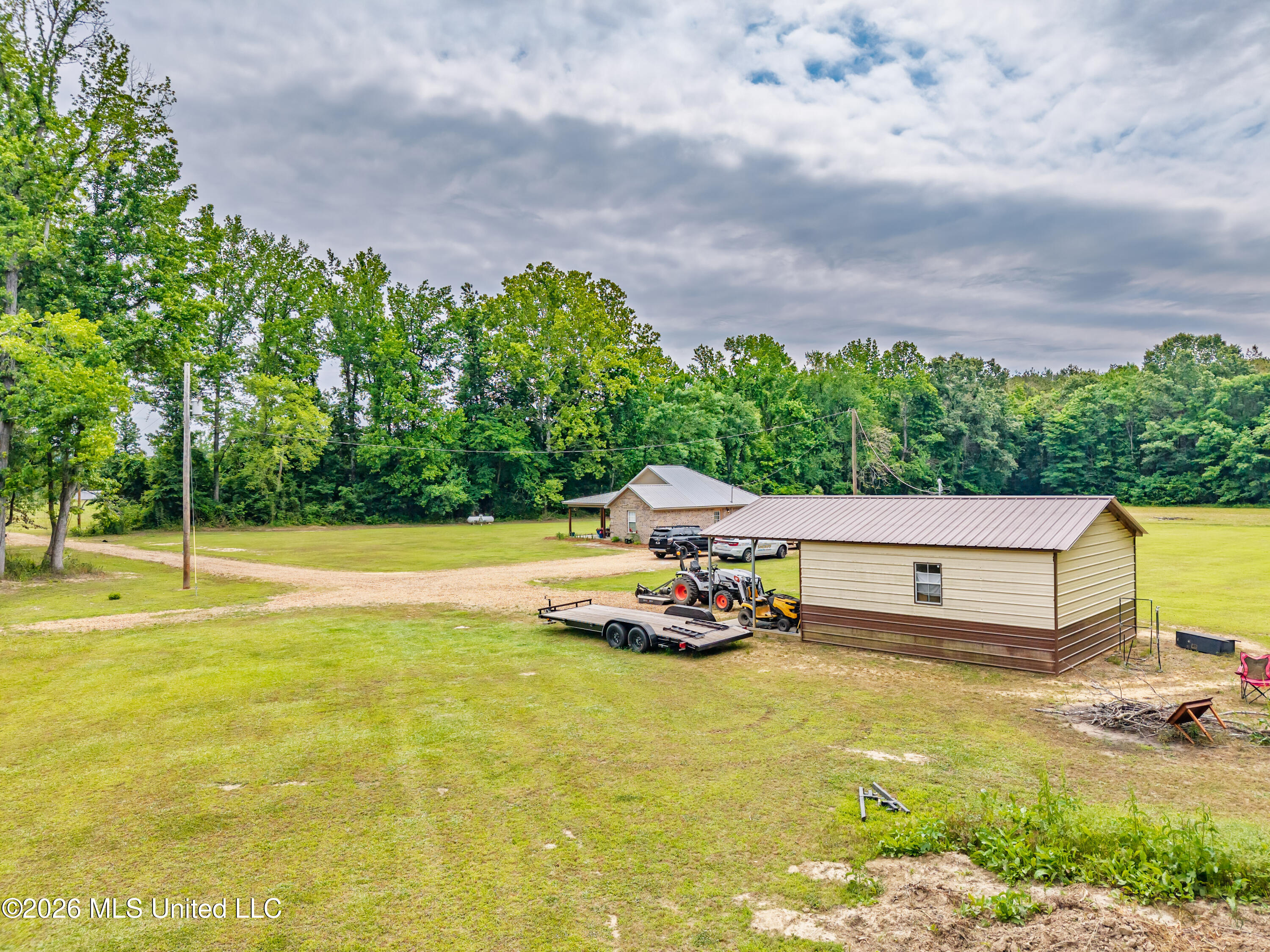 608 County Road 428 Property Photo 45