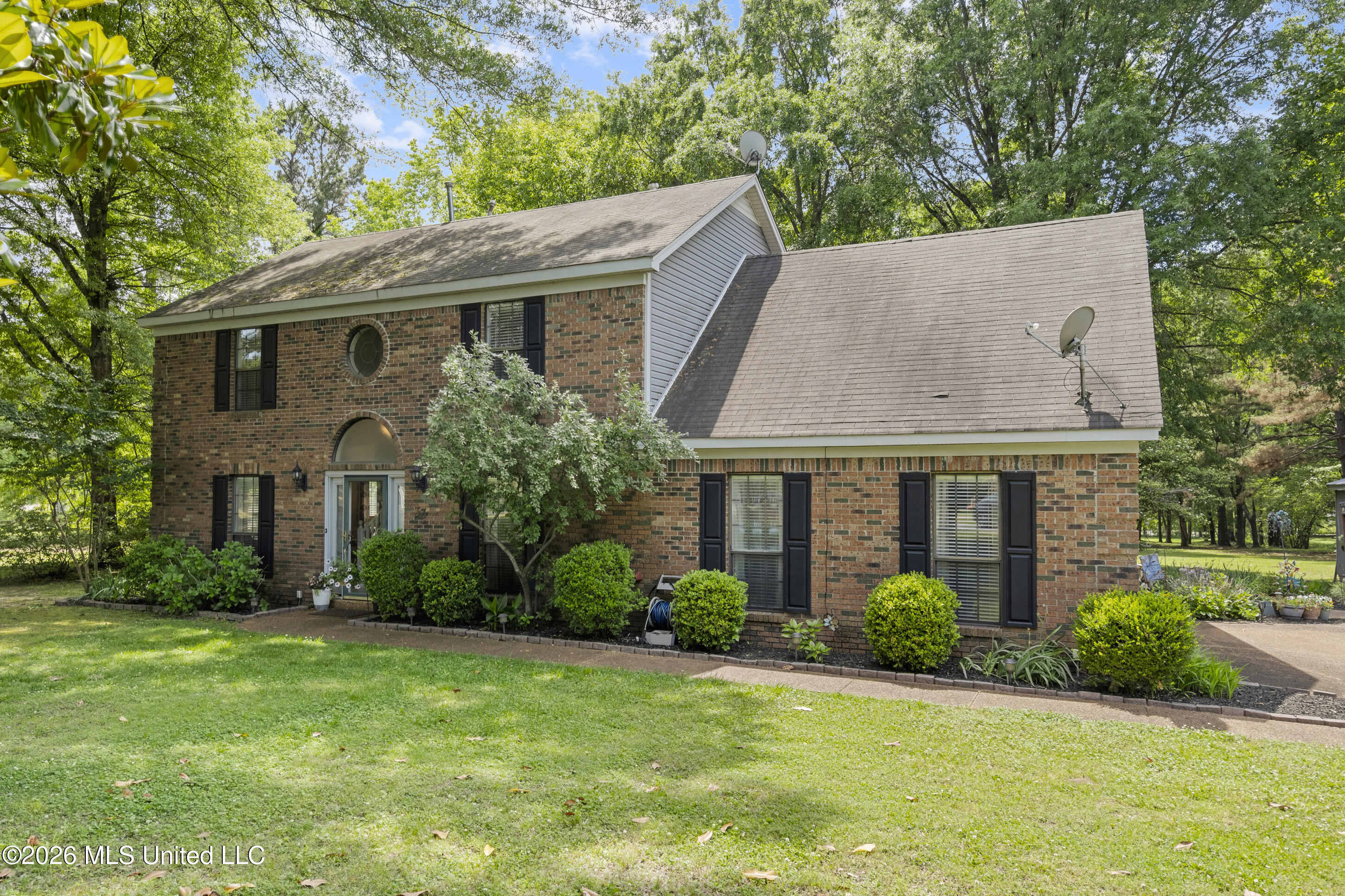 33 E Sweetwater Road Property Photo 3