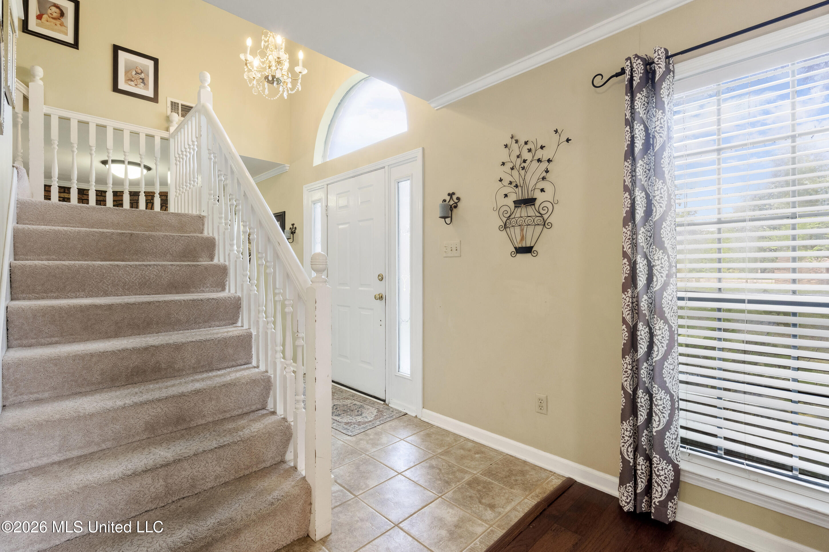 33 E Sweetwater Road Property Photo 4