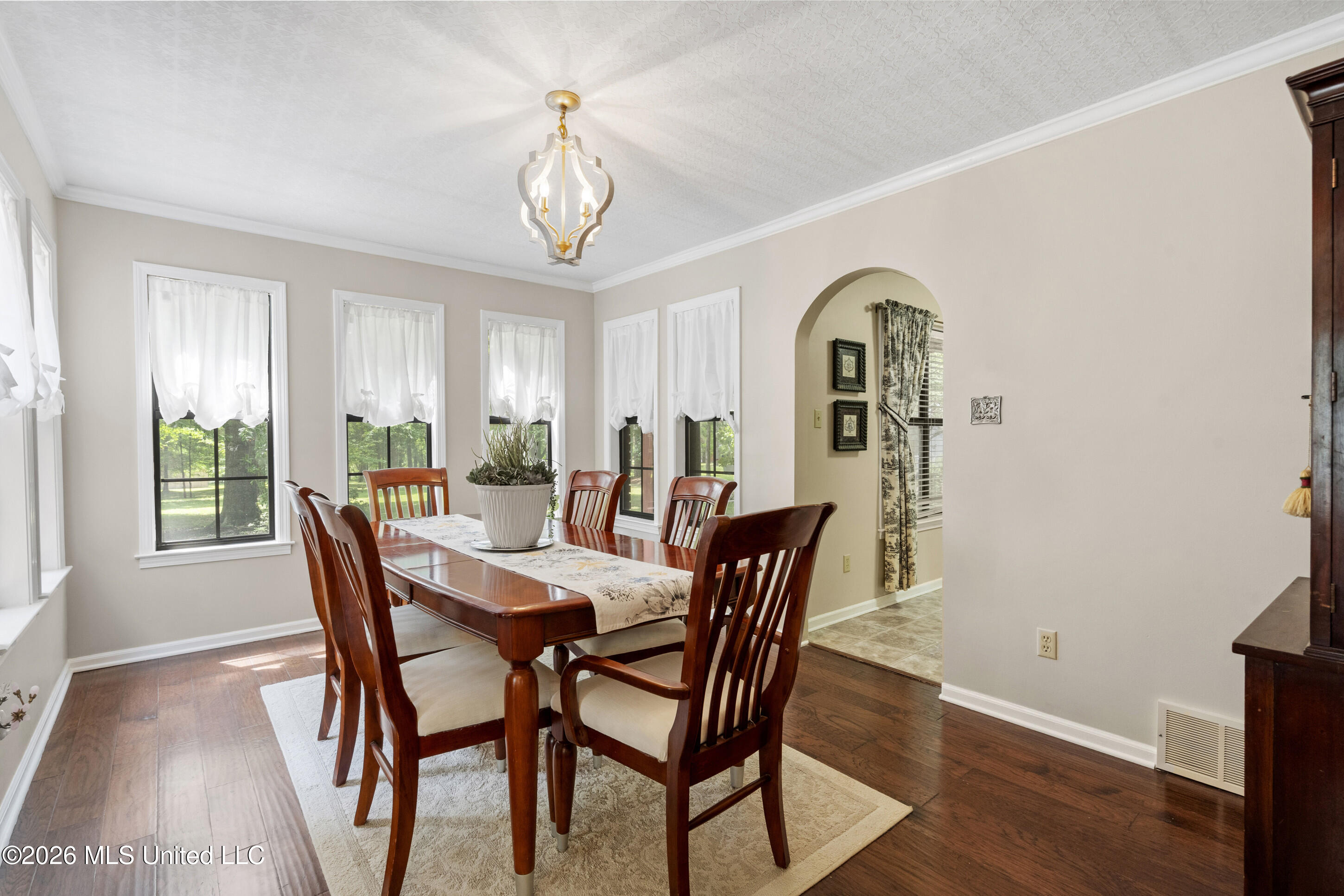 33 E Sweetwater Road Property Photo 7