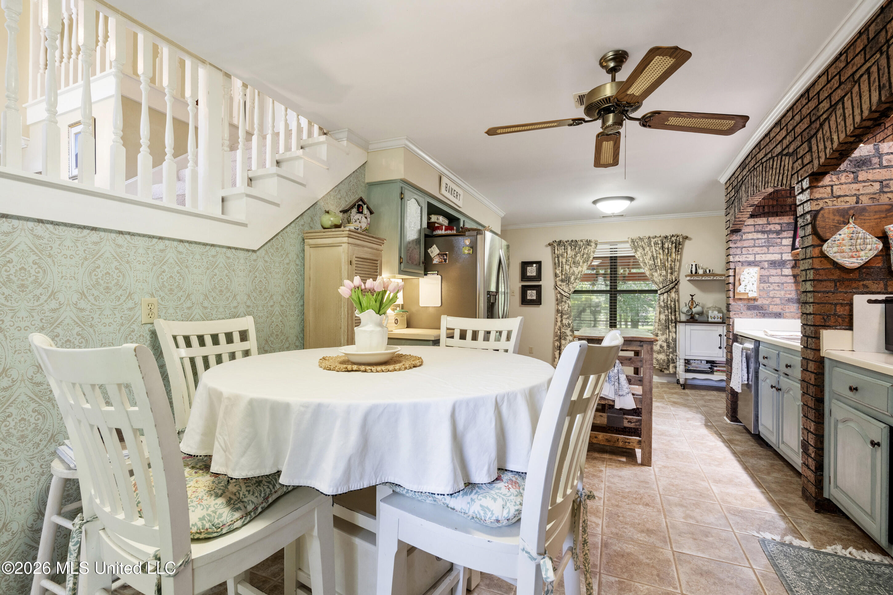 33 E Sweetwater Road Property Photo 11