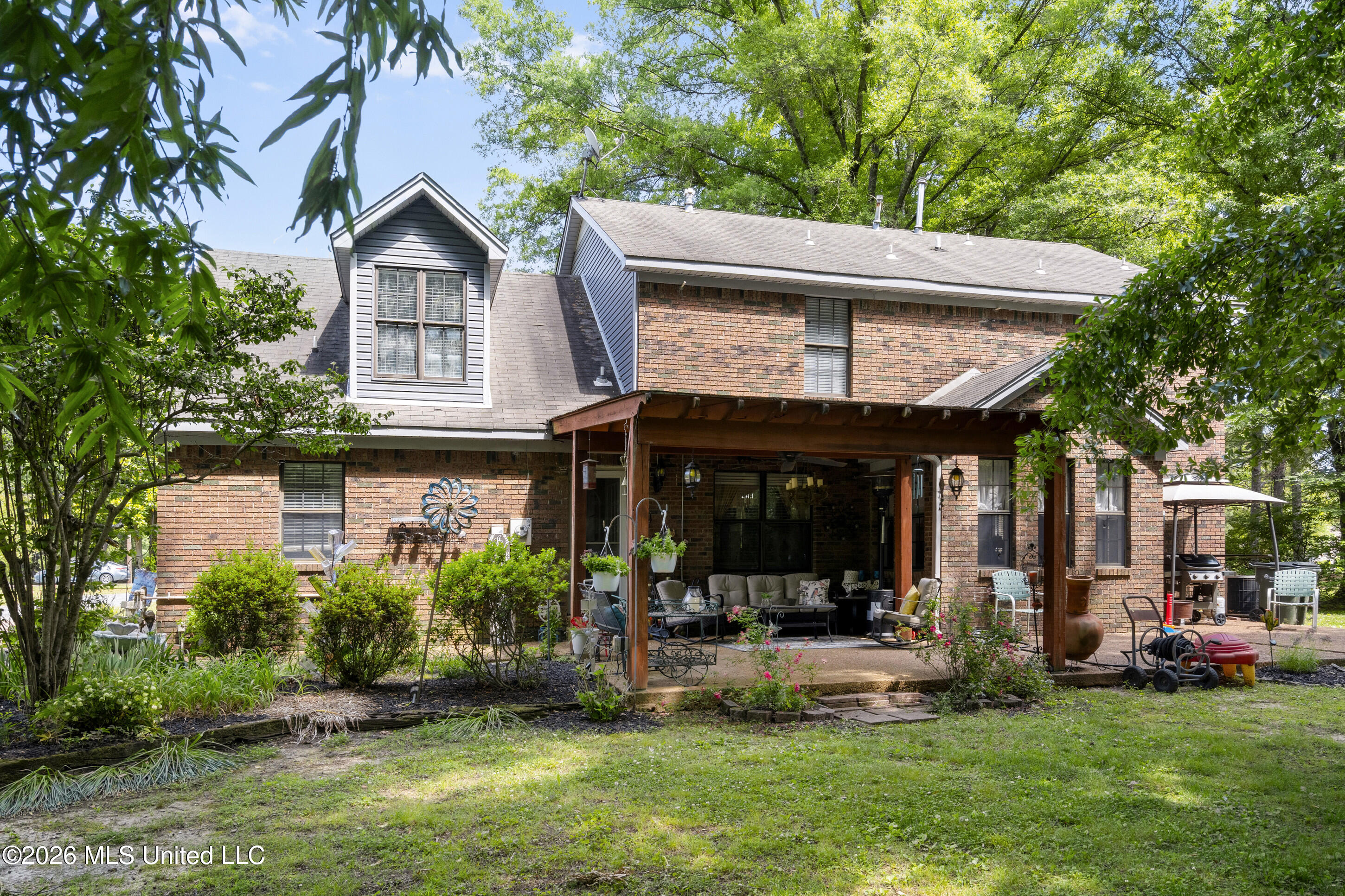 33 E Sweetwater Road Property Photo 26