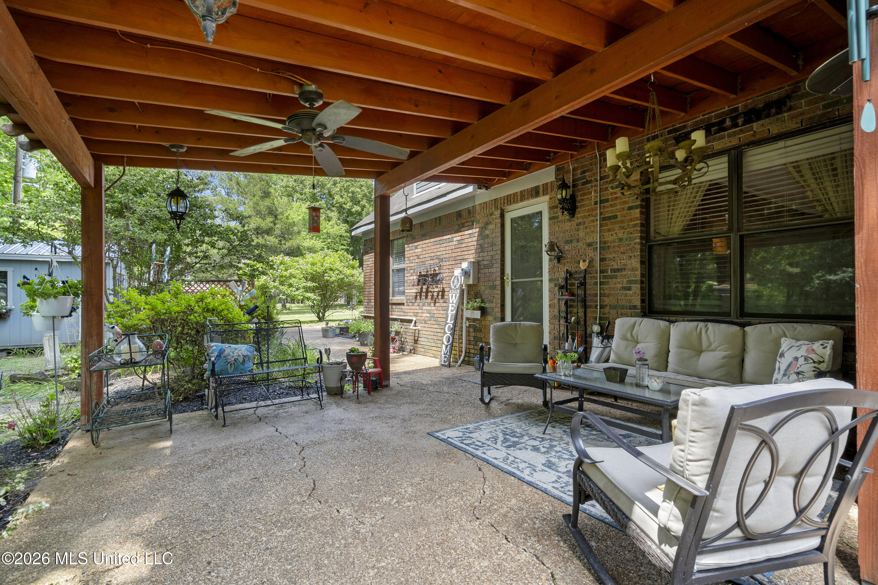 33 E Sweetwater Road Property Photo 27