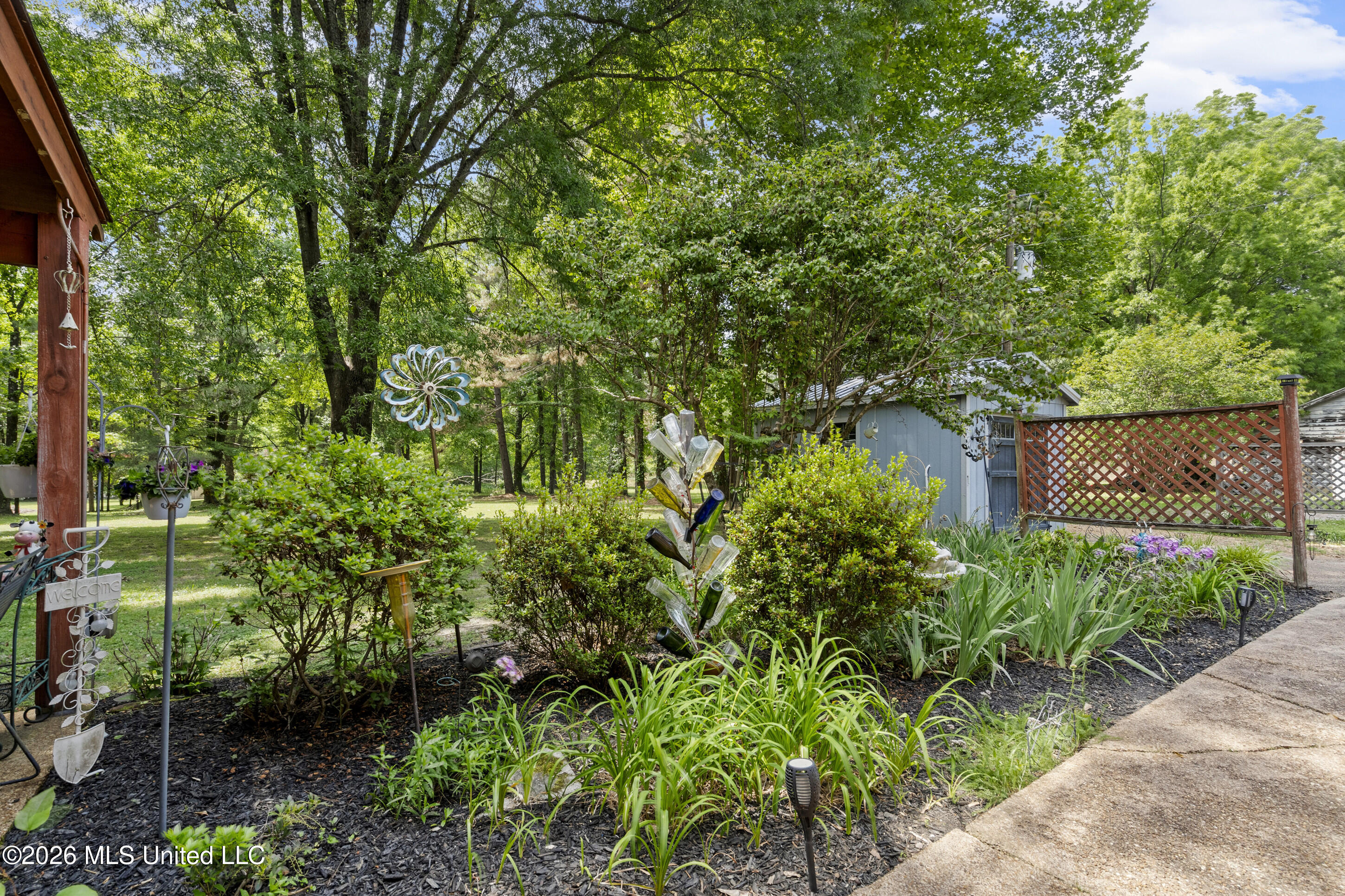 33 E Sweetwater Road Property Photo 28