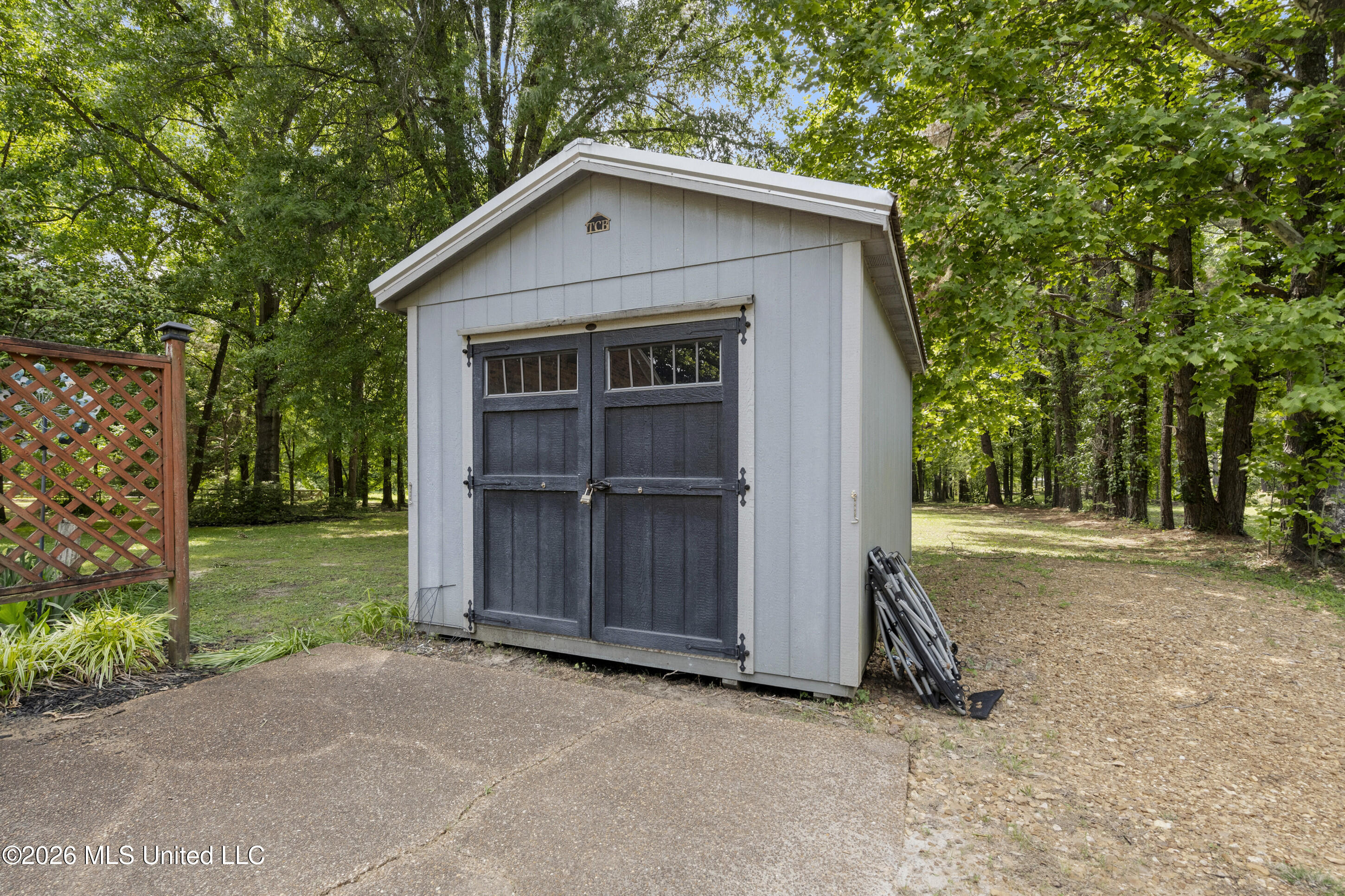 33 E Sweetwater Road Property Photo 29