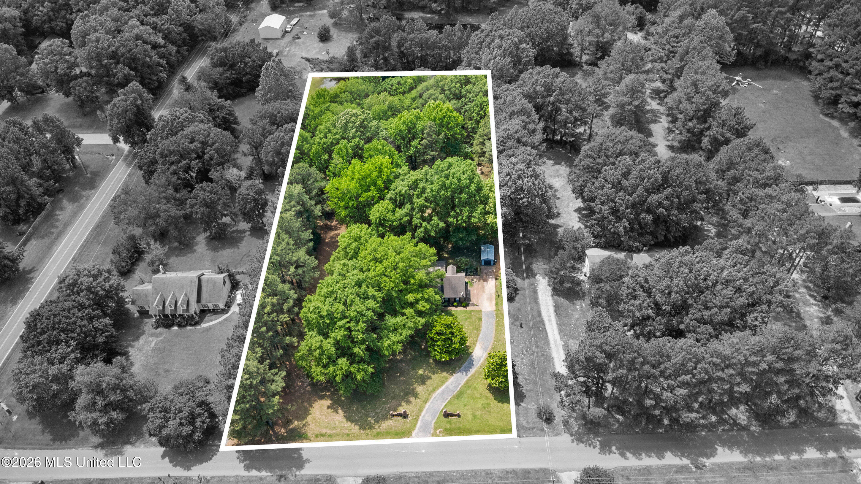 33 E Sweetwater Road Property Photo 32