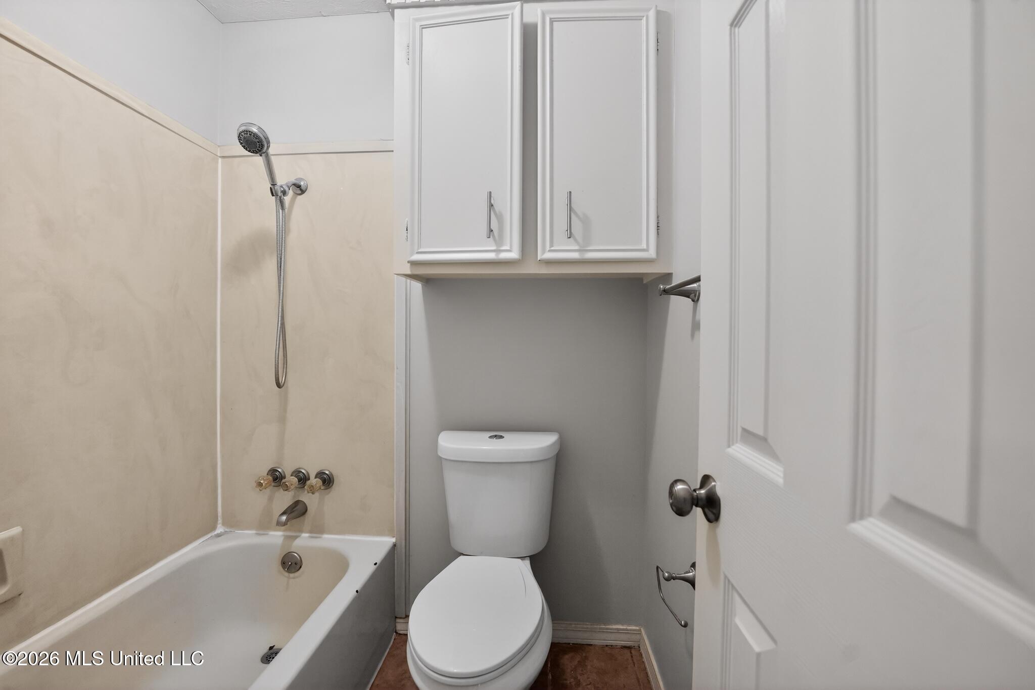 940 Tenby Drive Property Photo 9