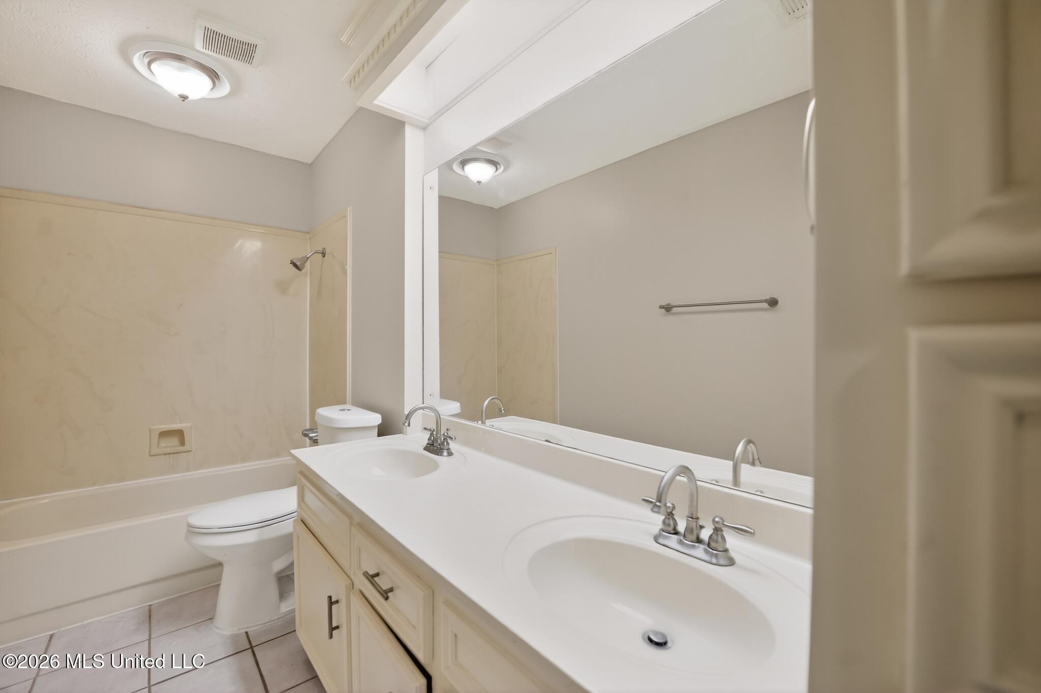 940 Tenby Drive Property Photo 13