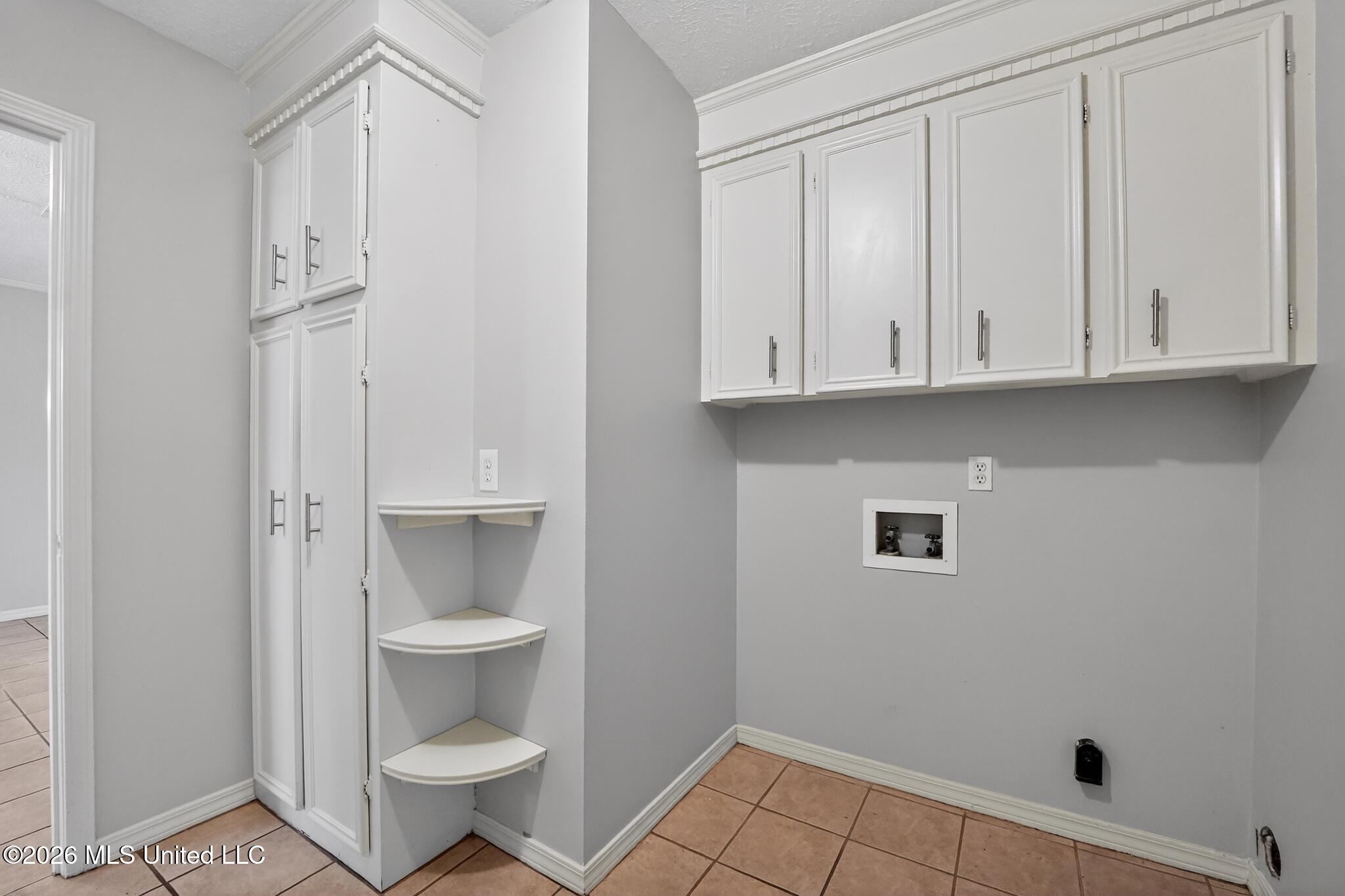 940 Tenby Drive Property Photo 14