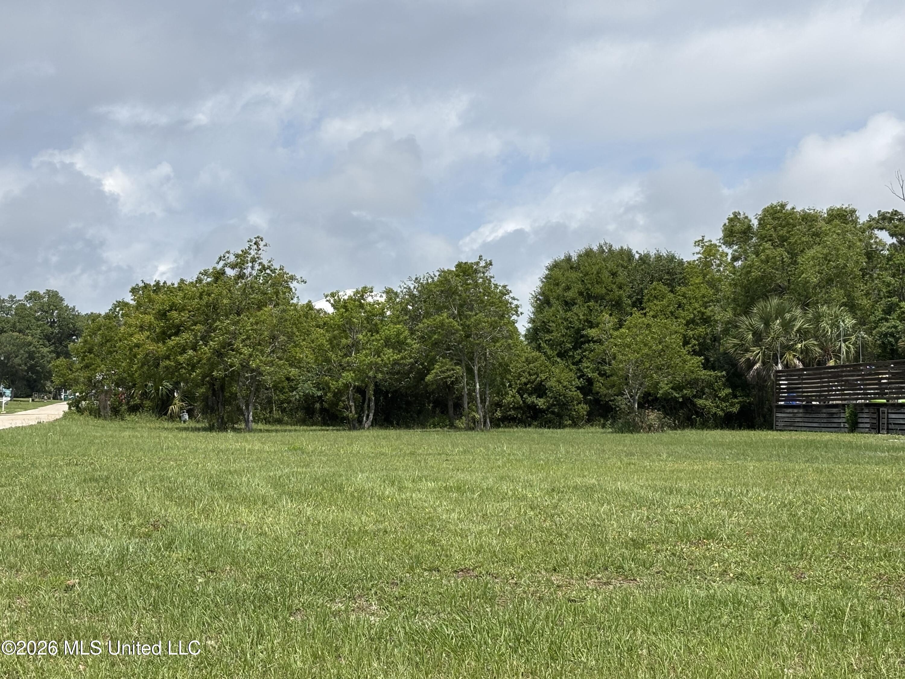 413 N Beach Boulevard Property Photo 1
