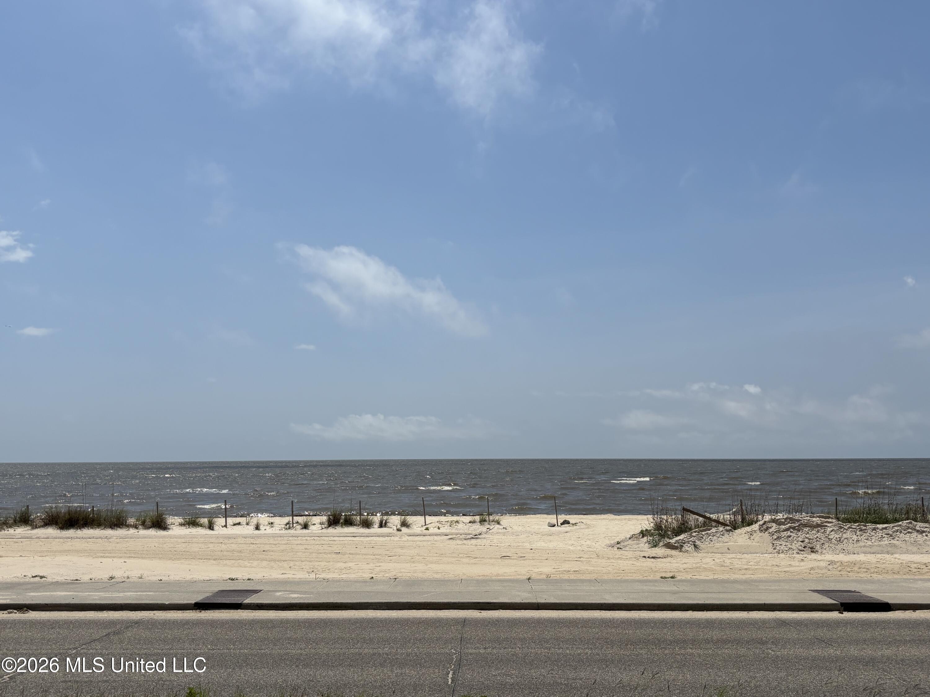 413 N Beach Boulevard Property Photo 2