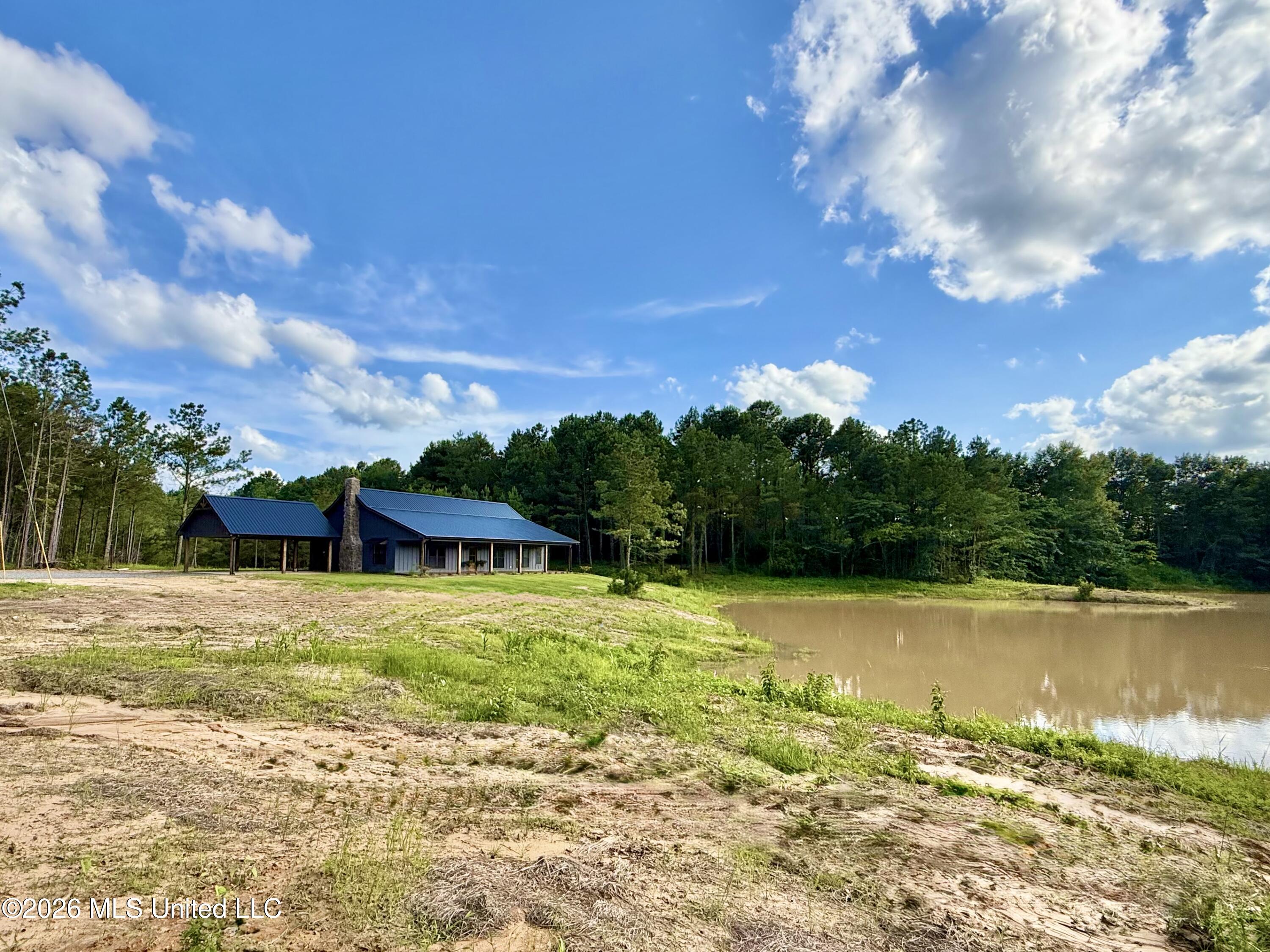 1066 A Harmony Road Property Photo 3