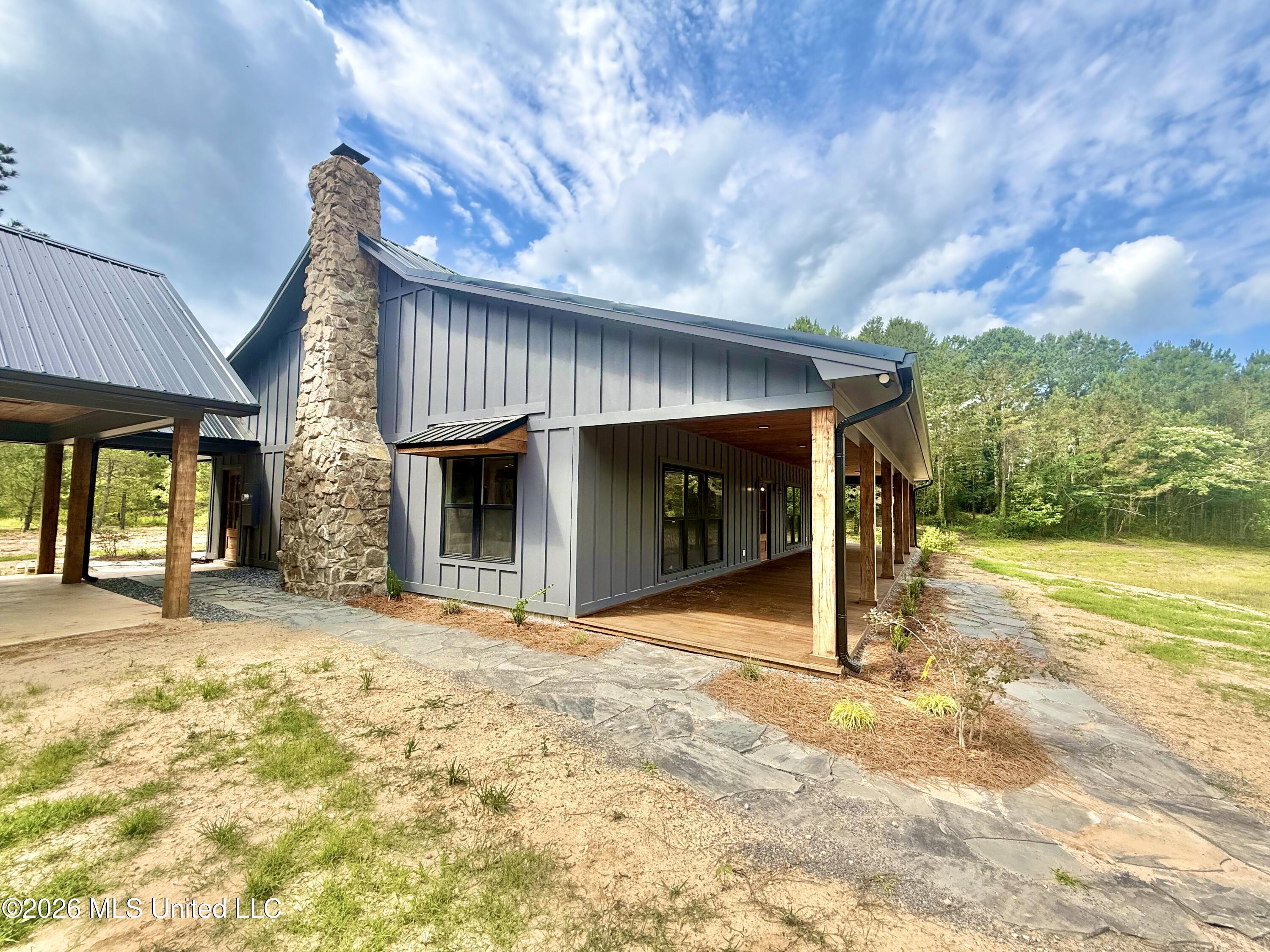 1066 A Harmony Road Property Photo 6