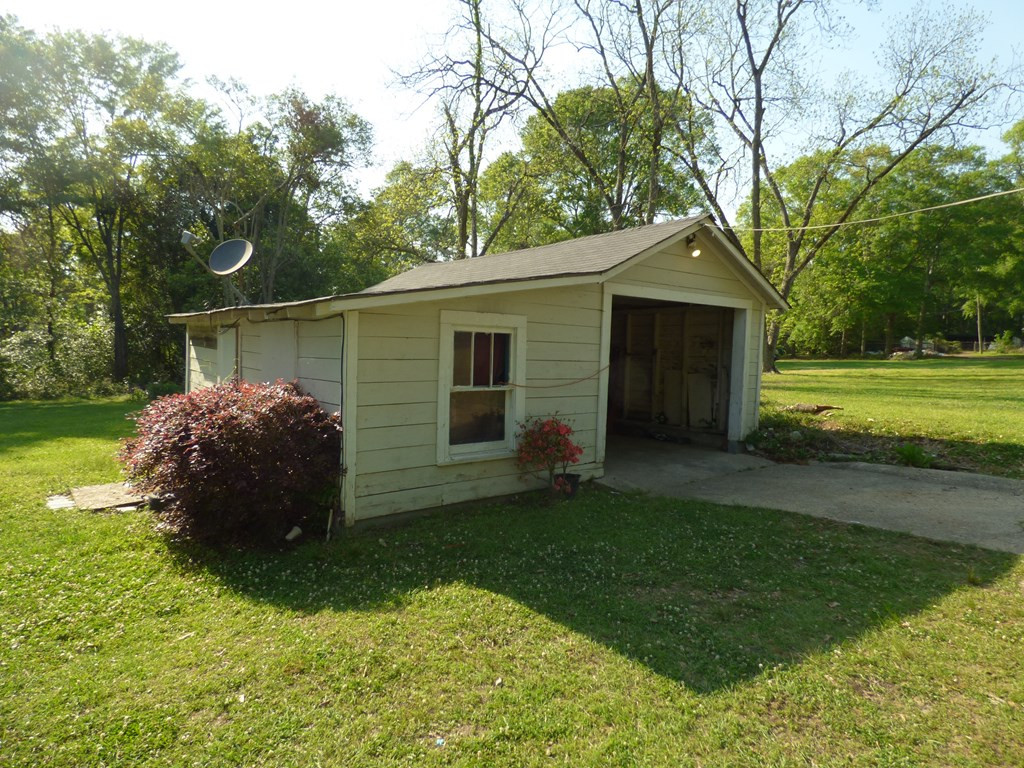 415 N Magnolia Street Property Photo 2