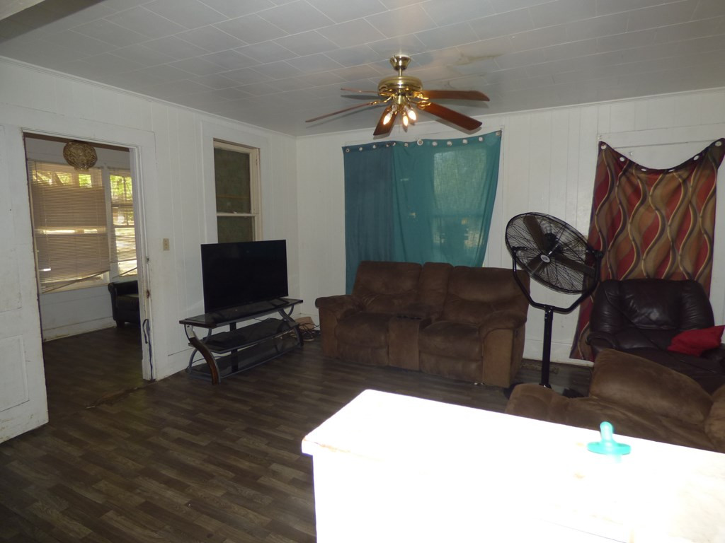 415 N Magnolia Street Property Photo 3