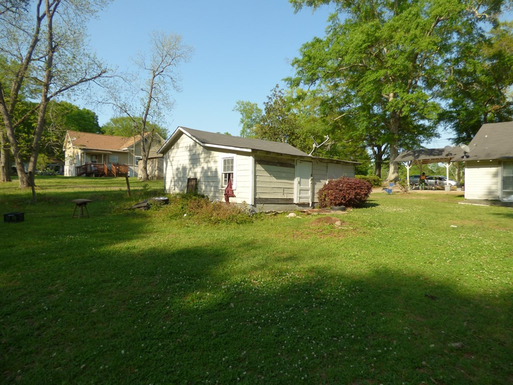 415 N Magnolia Street Property Photo 8