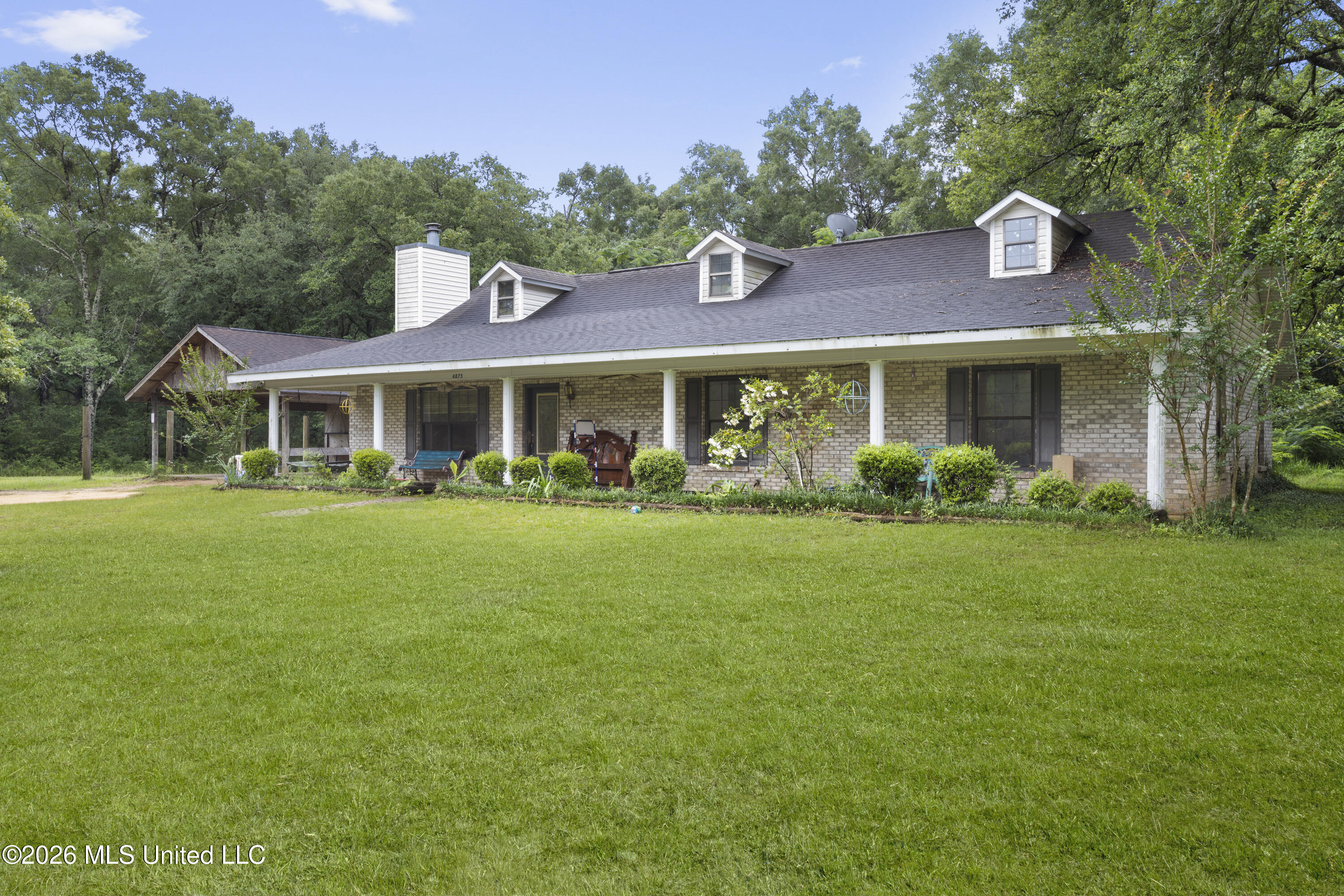 4875 Plantation Road Property Photo 3