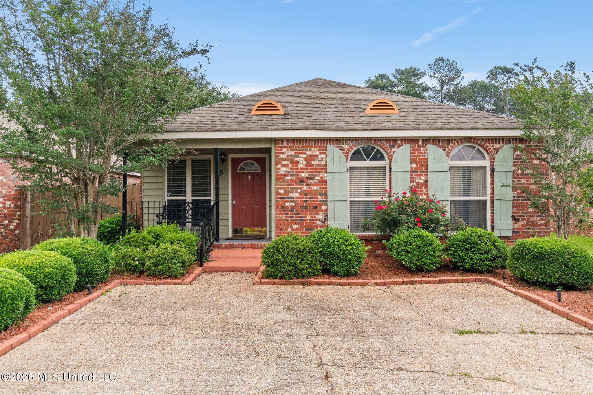 5 Bridgefield Circle Property Photo 1