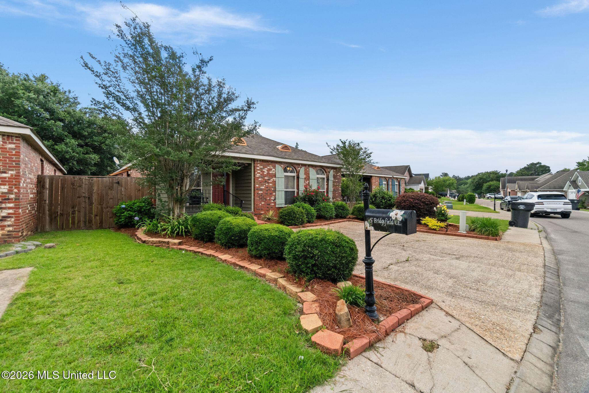 5 Bridgefield Circle Property Photo 4