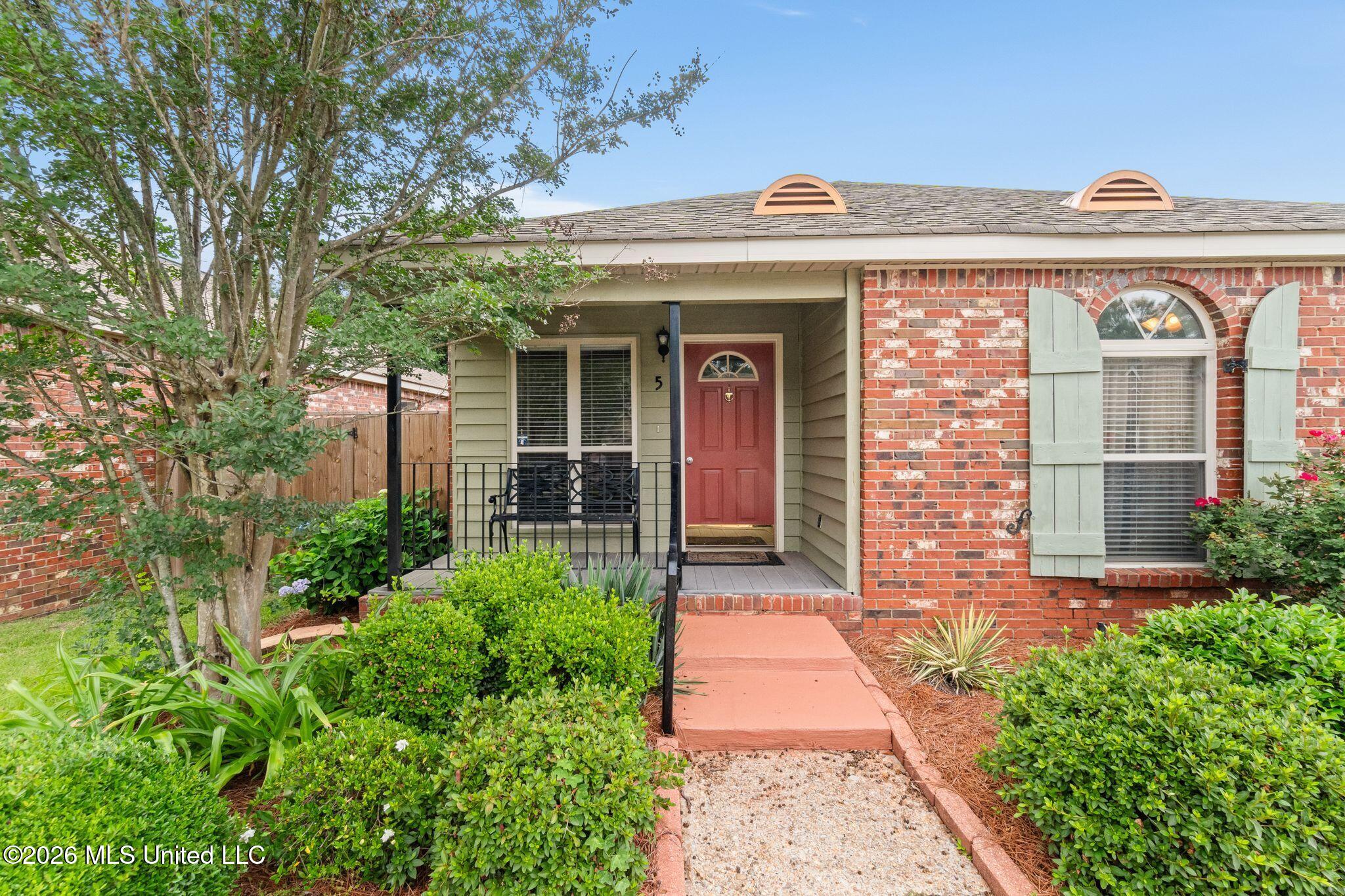 5 Bridgefield Circle Property Photo 5