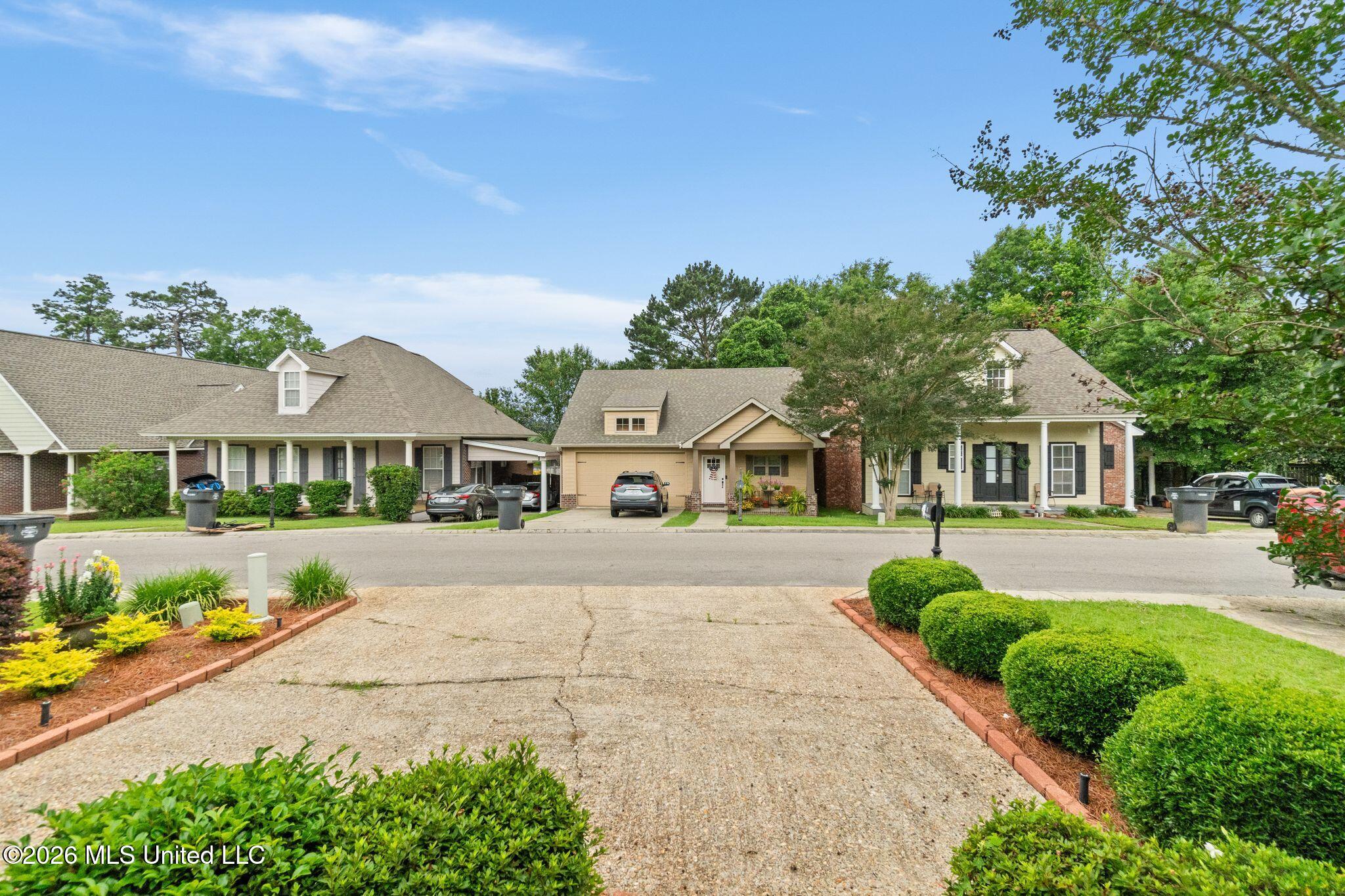 5 Bridgefield Circle Property Photo 6