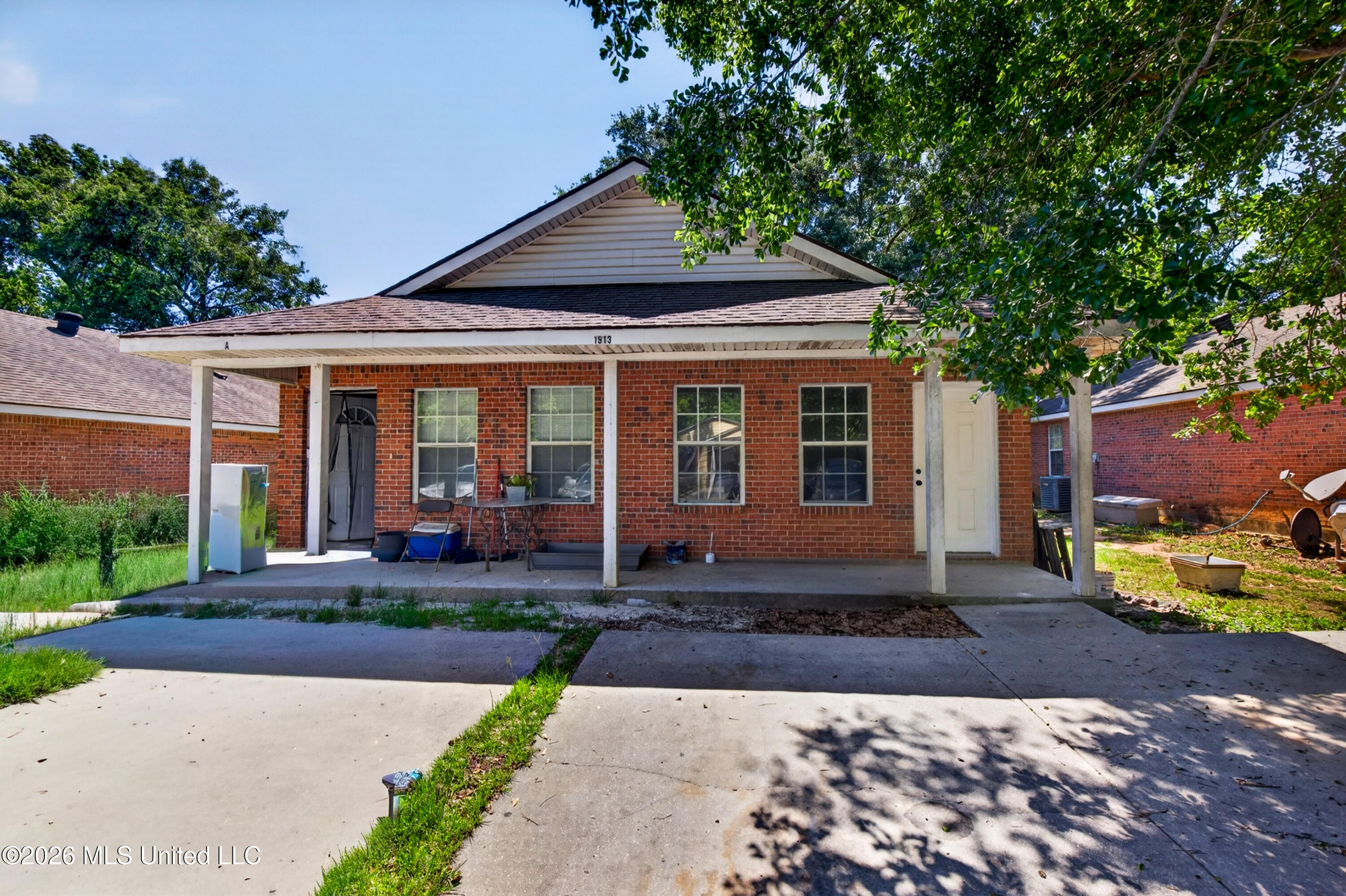 1913 48th Avenue Property Photo 1