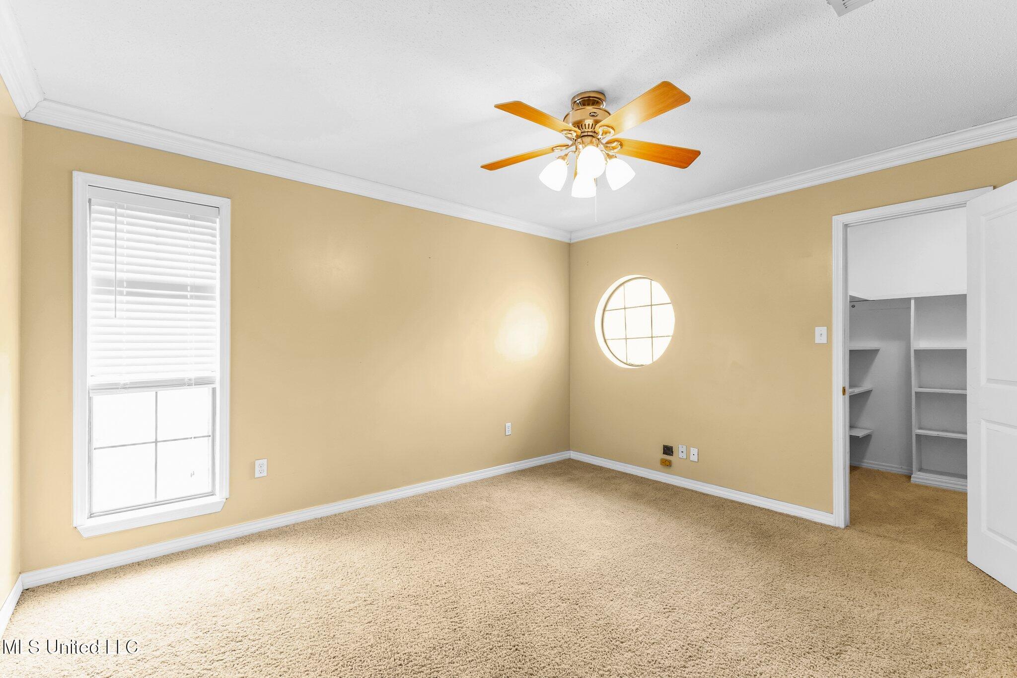 2414 Burke Street Property Photo 3