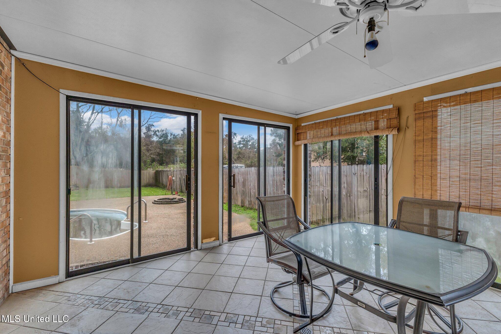 2414 Burke Street Property Photo 4
