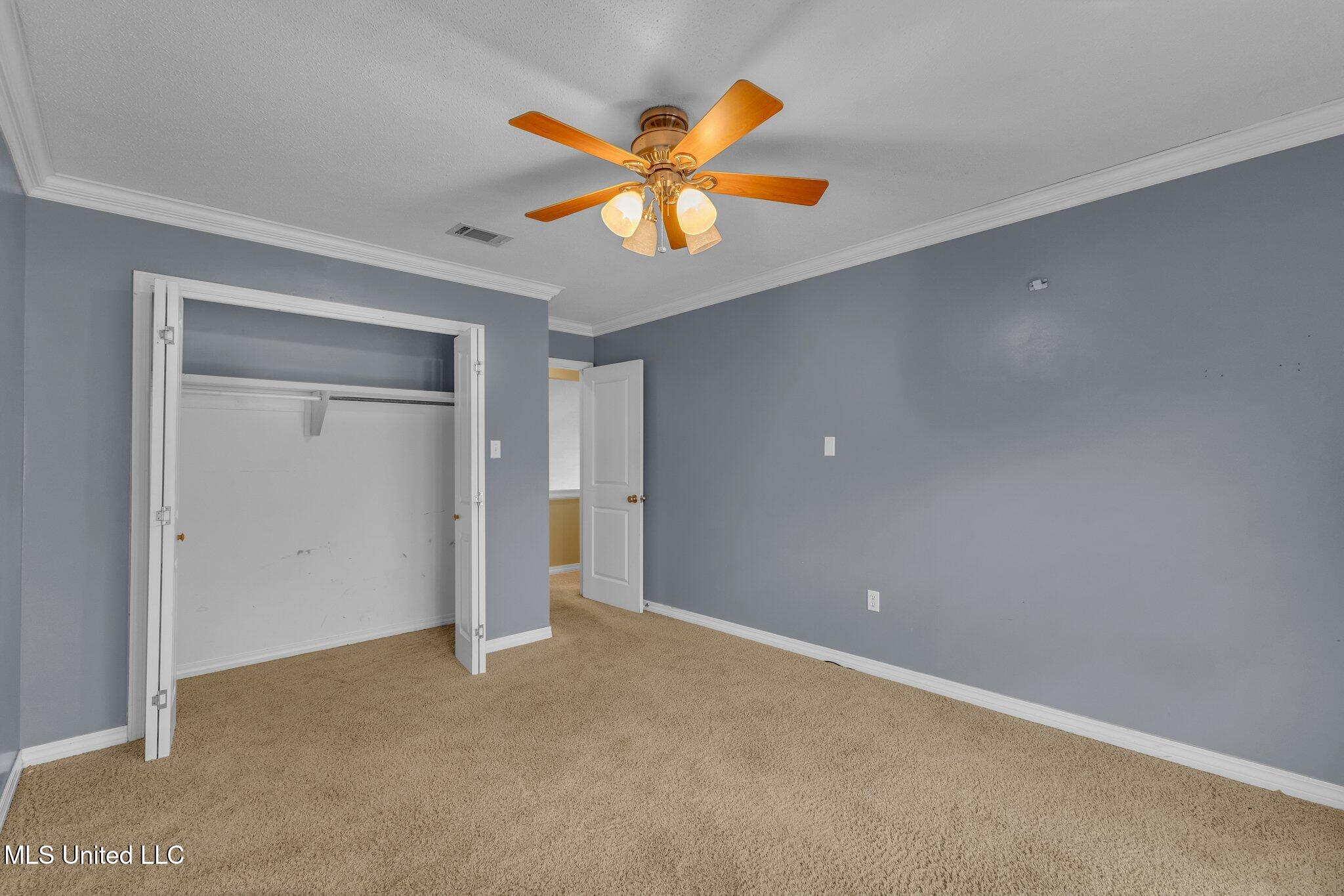 2414 Burke Street Property Photo 5