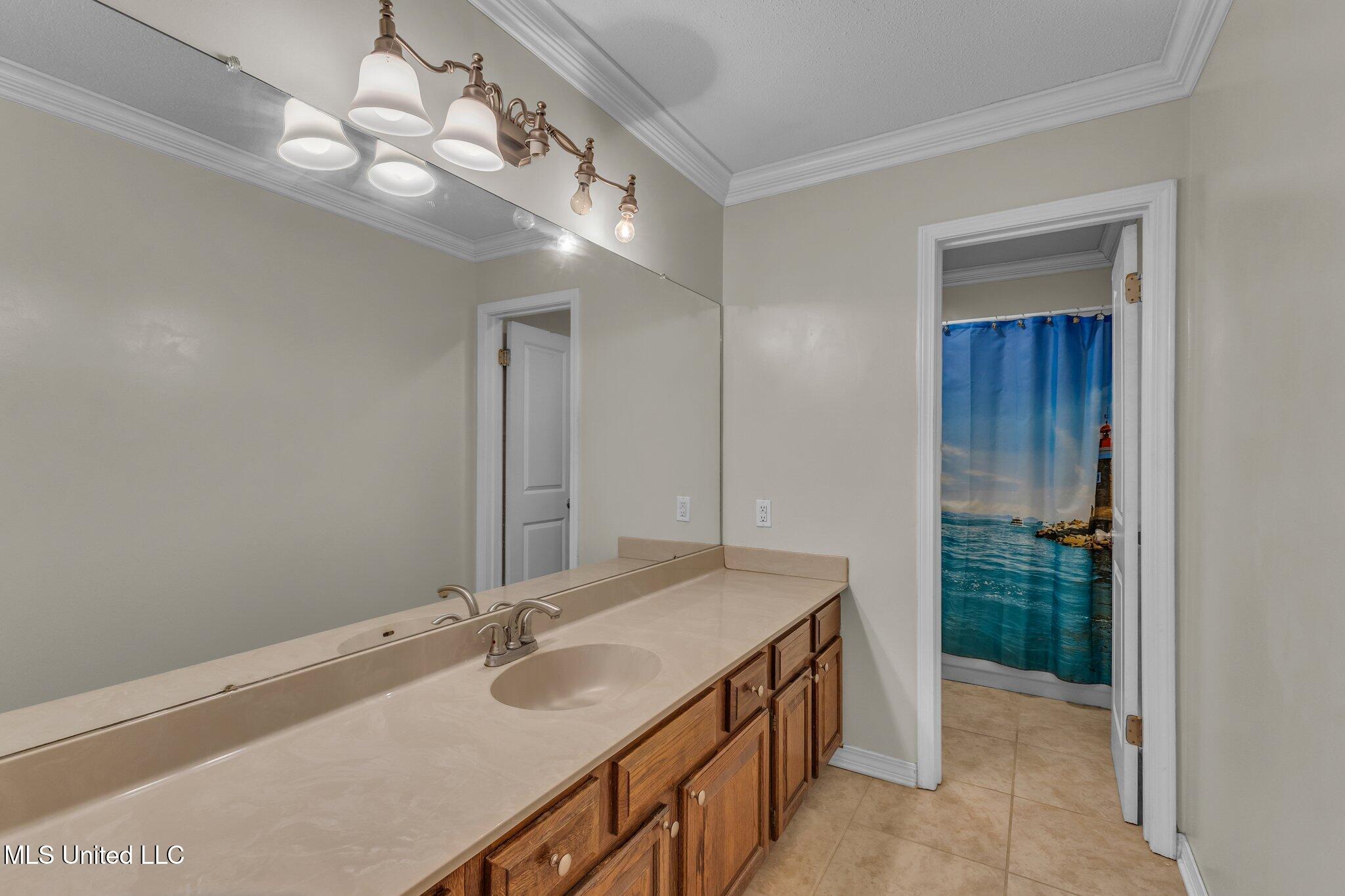 2414 Burke Street Property Photo 14
