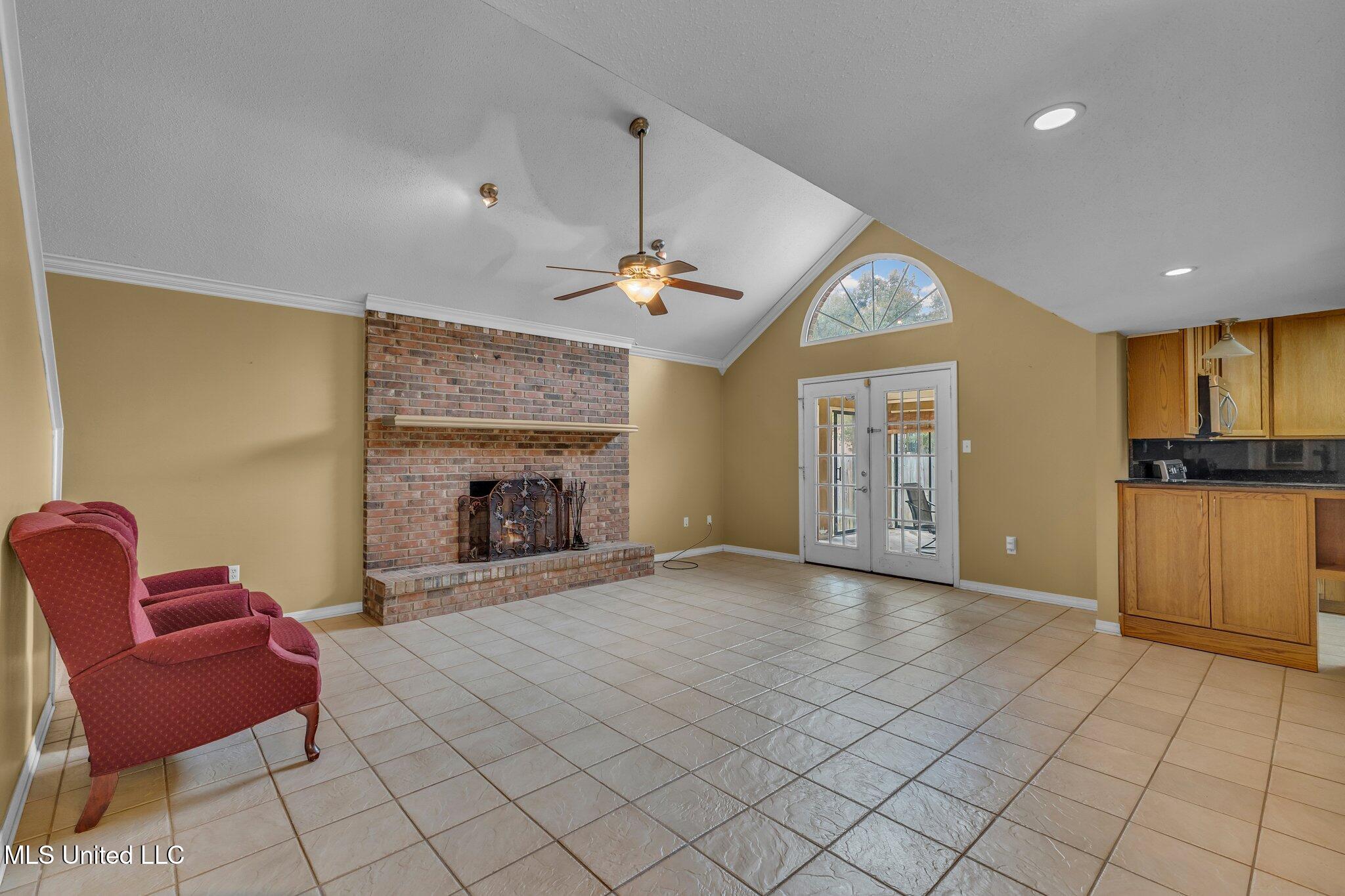 2414 Burke Street Property Photo 15