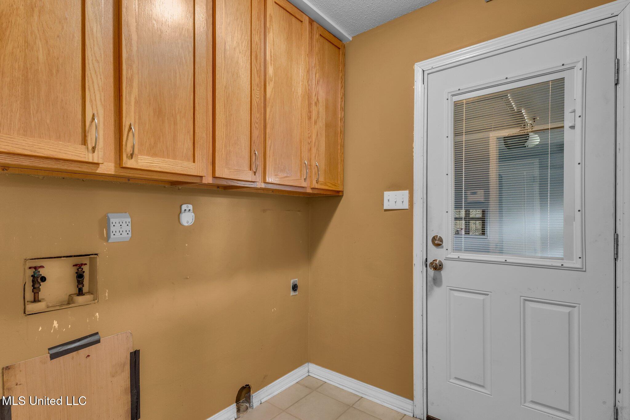 2414 Burke Street Property Photo 16