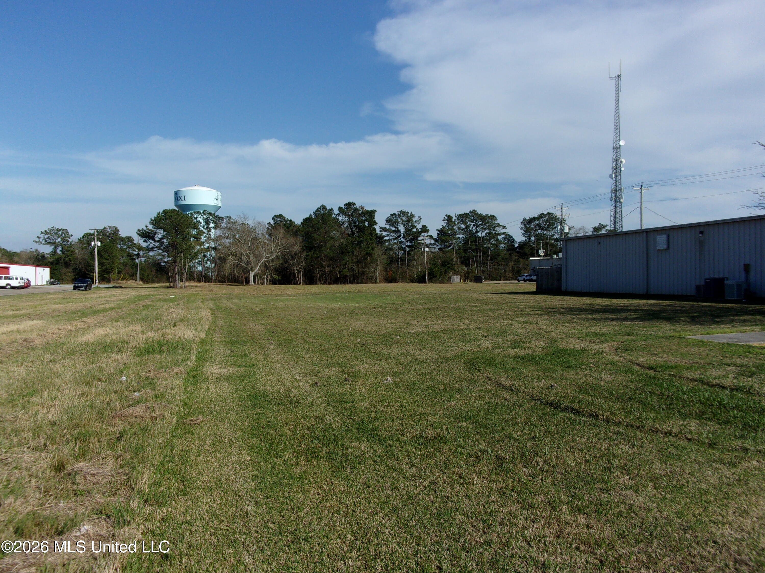944 Cedar Lake Road Property Photo 1