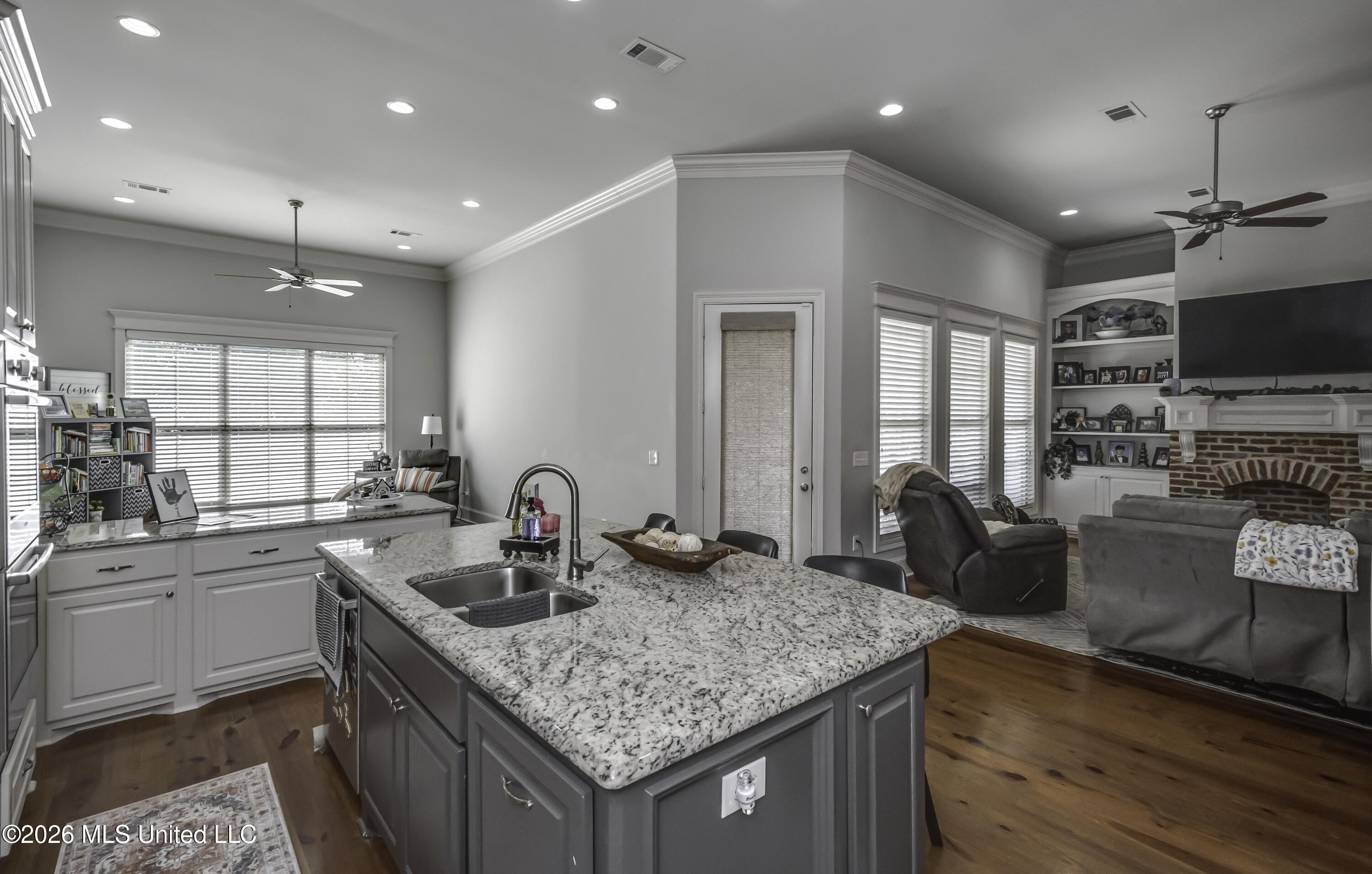 518 Devereaux Drive Property Photo 18