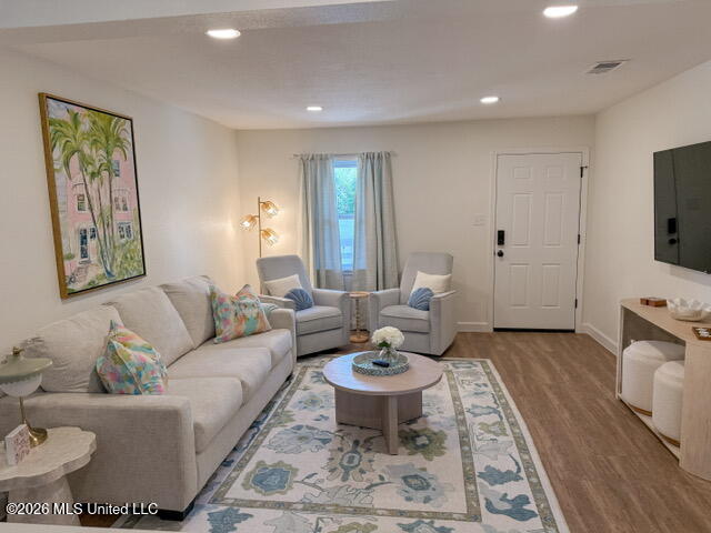 114 Ethel Circle Property Photo 3