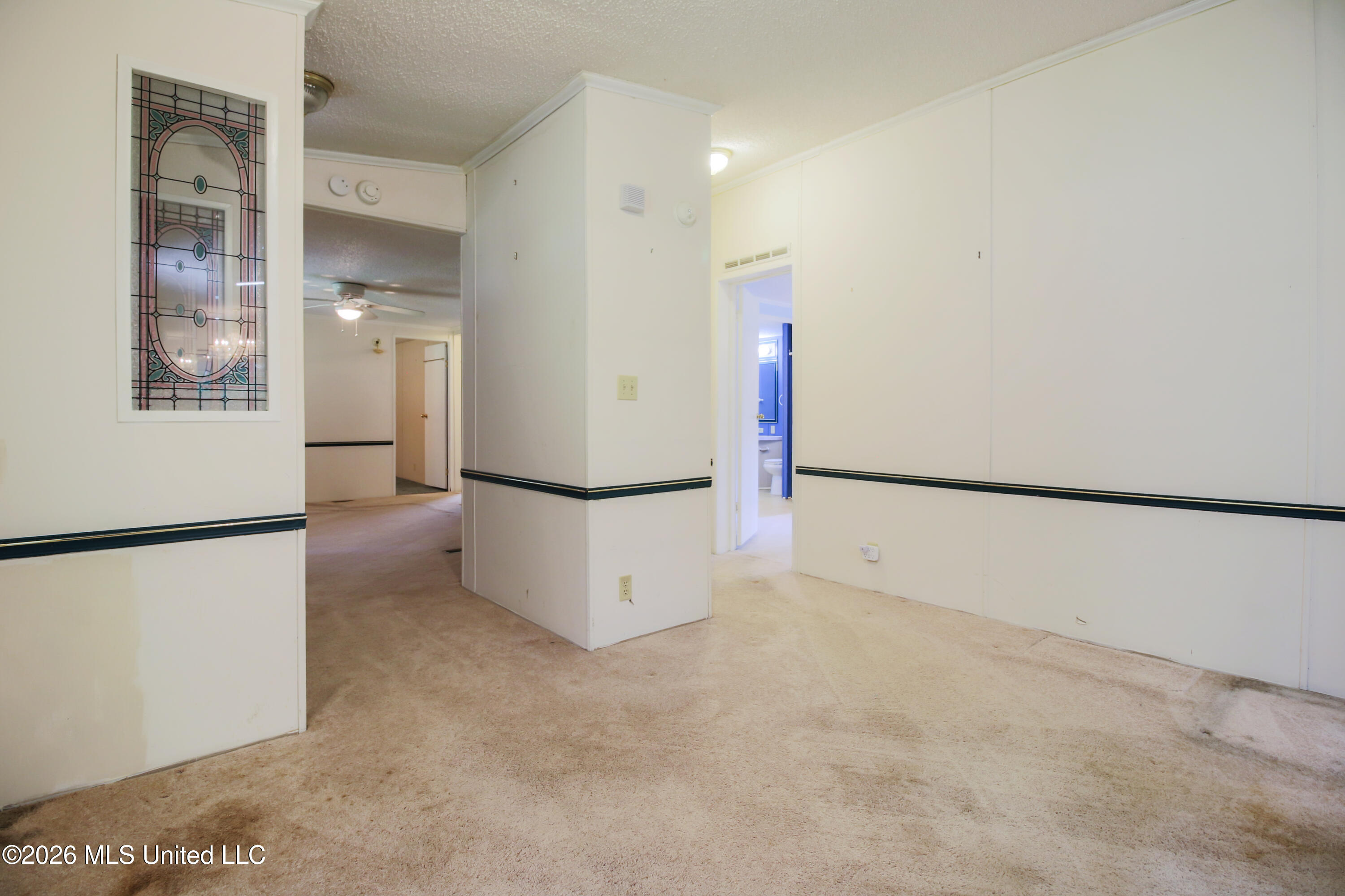 14 E Magnolia Avenue Property Photo 6