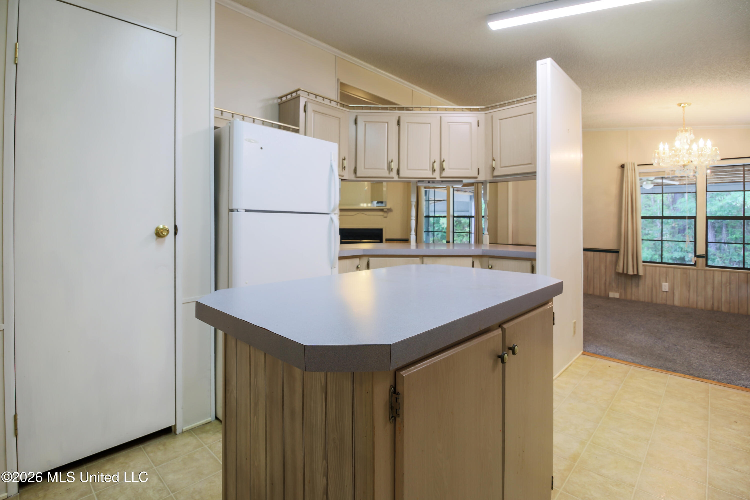 14 E Magnolia Avenue Property Photo 7
