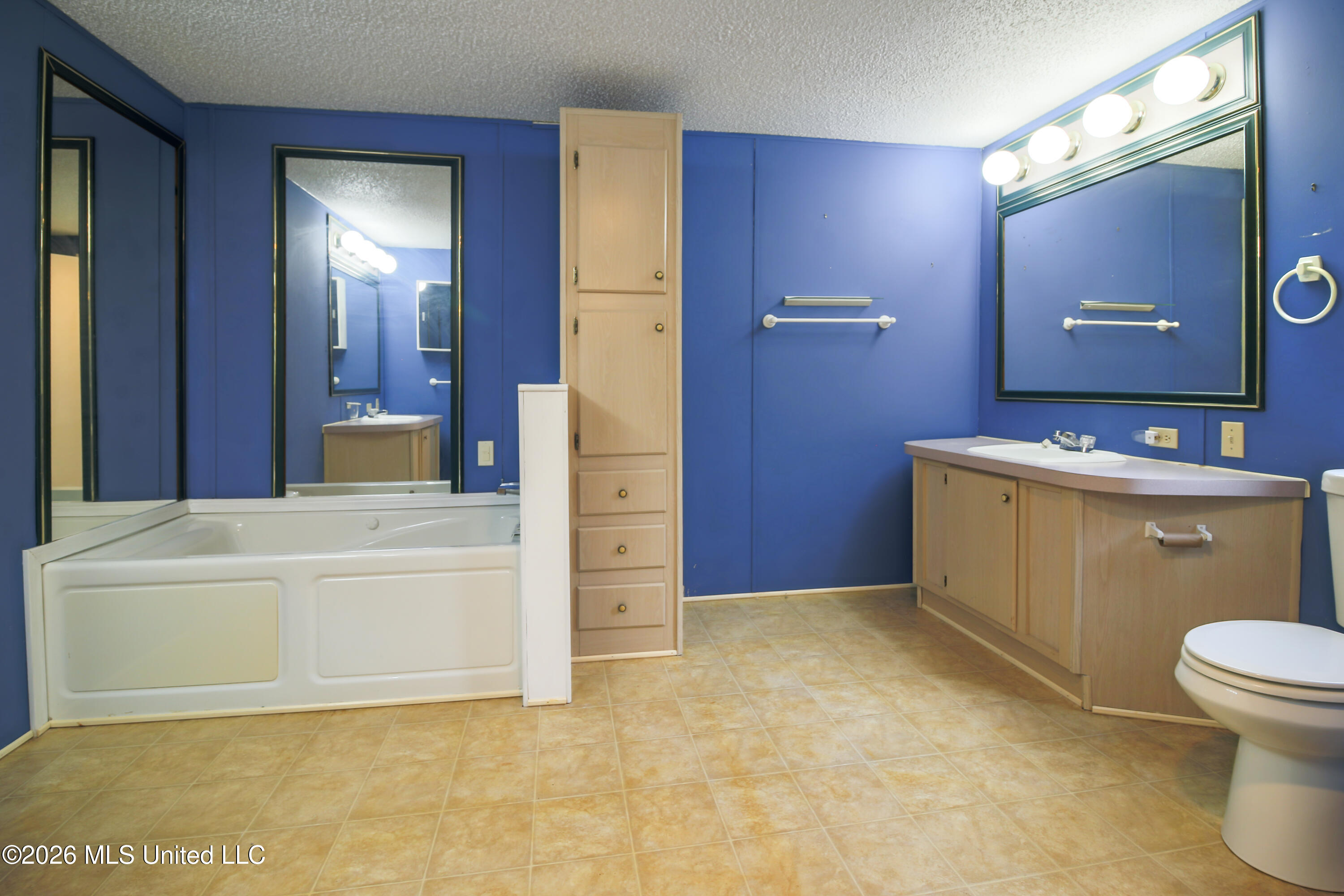 14 E Magnolia Avenue Property Photo 16