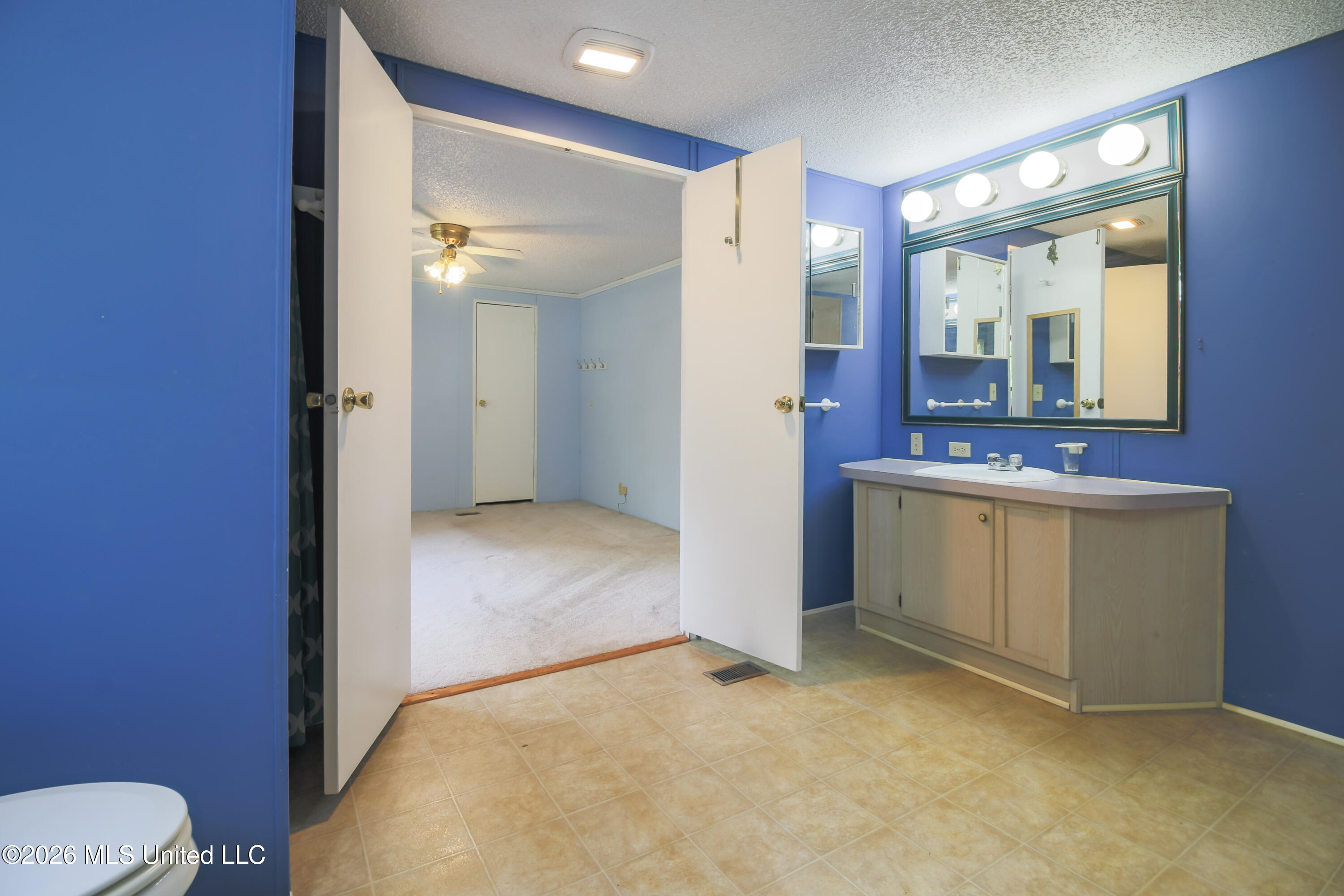 14 E Magnolia Avenue Property Photo 17