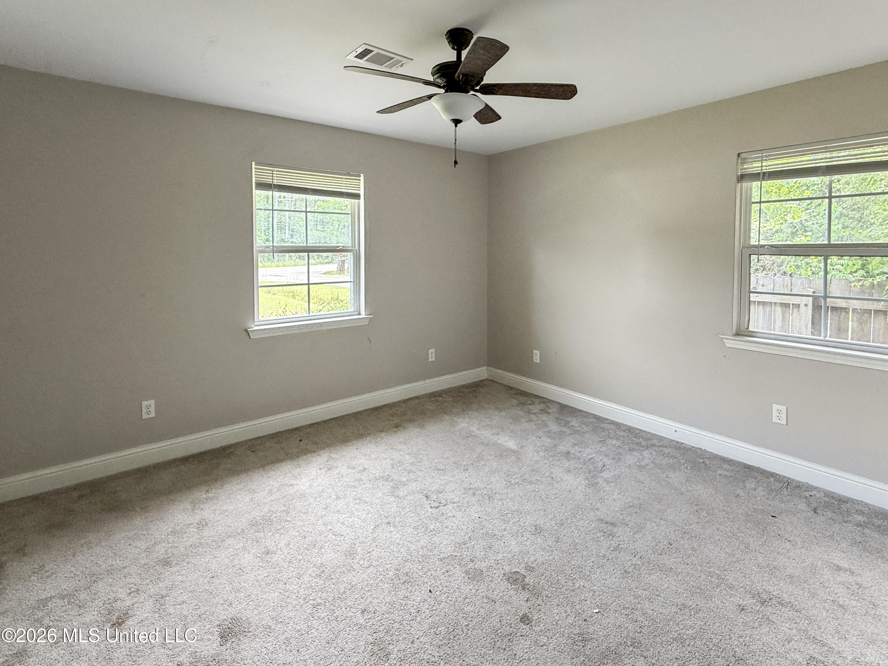 1551 N Beech Street Property Photo 6