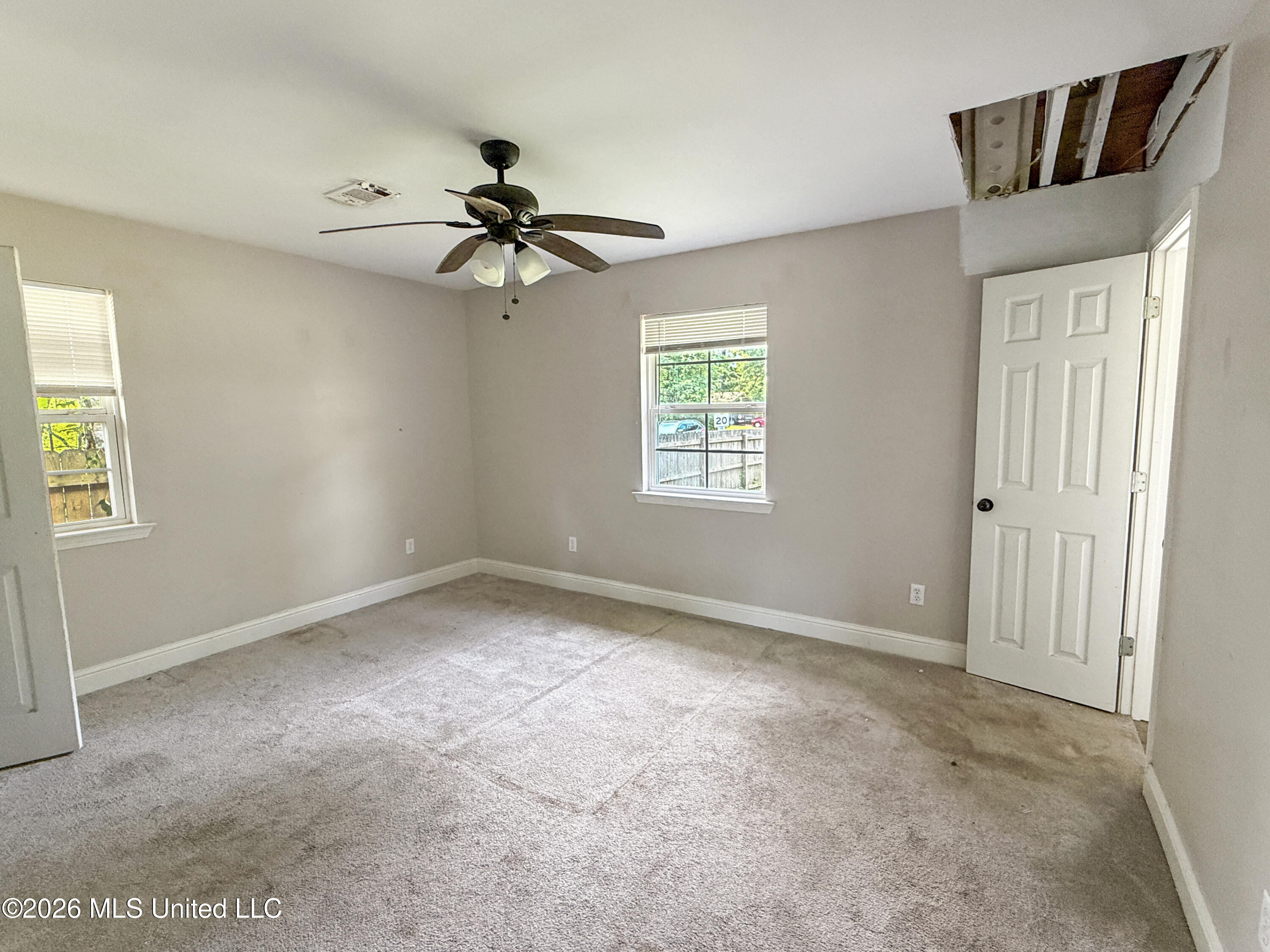 1551 N Beech Street Property Photo 8