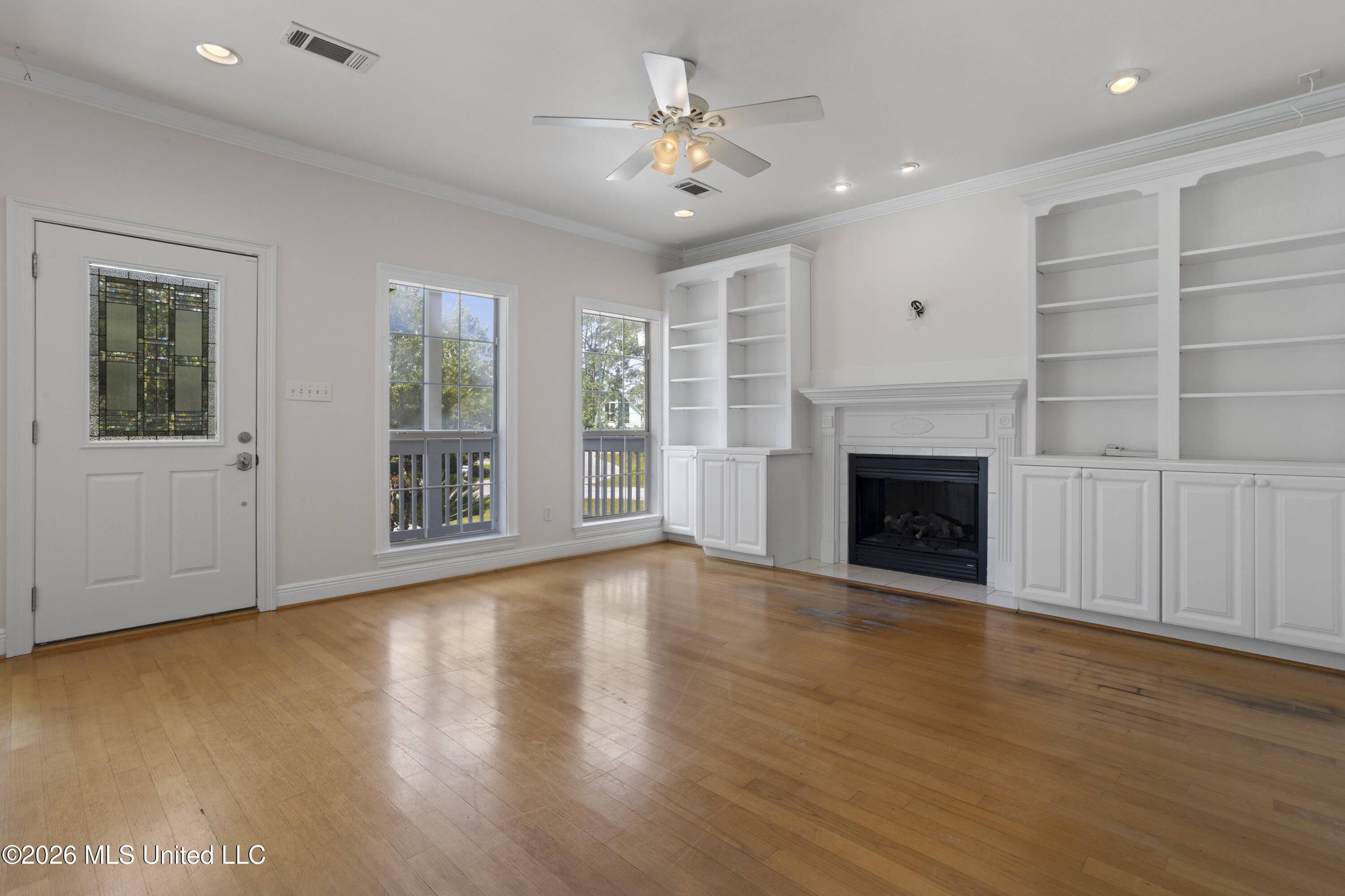 110 Elmwood Drive Property Photo 6