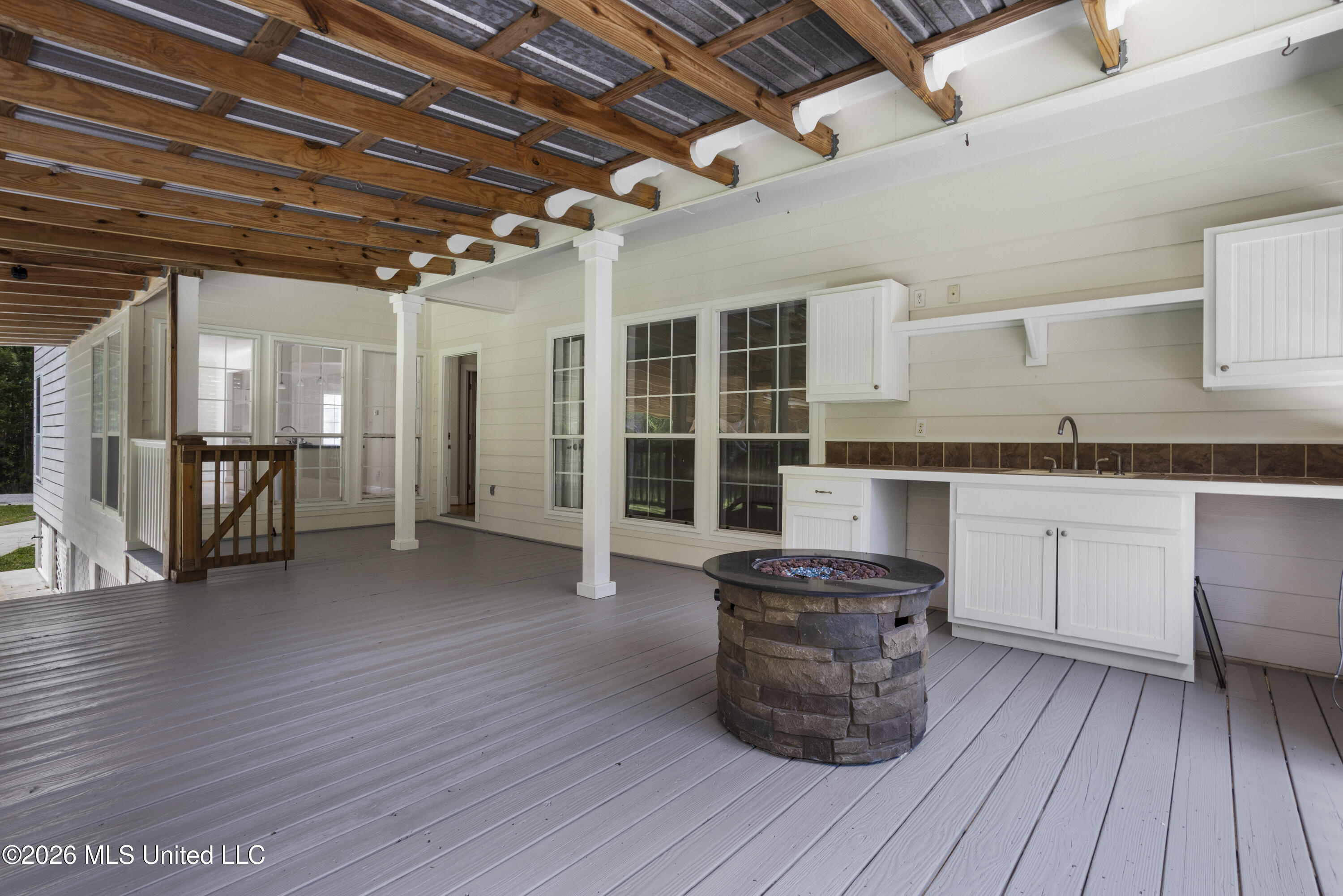 110 Elmwood Drive Property Photo 25